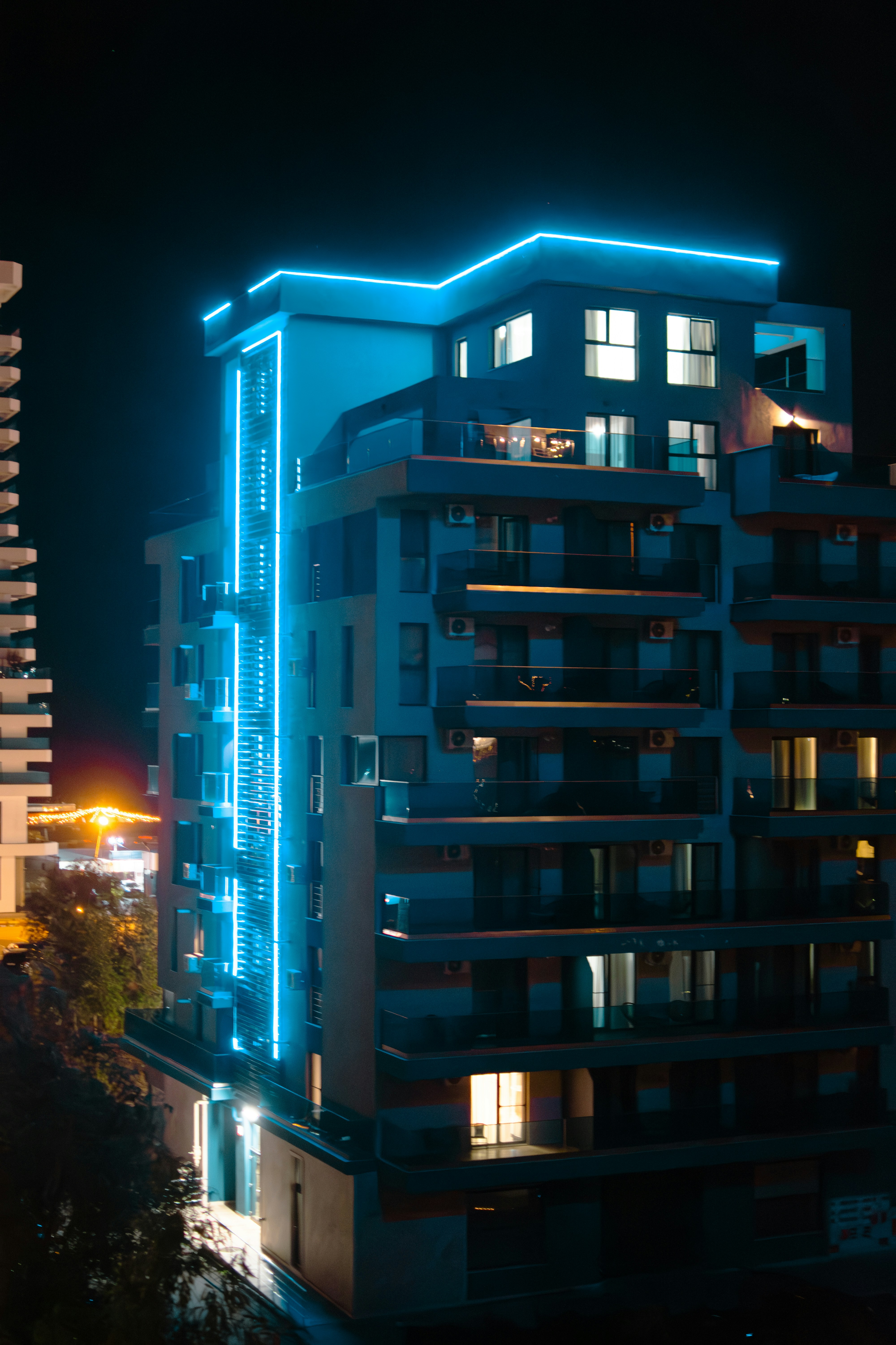 modern balcony lighting night, wallpaper, Decorate Balcony with Pendant Lights: A Complete Styling Guide 5