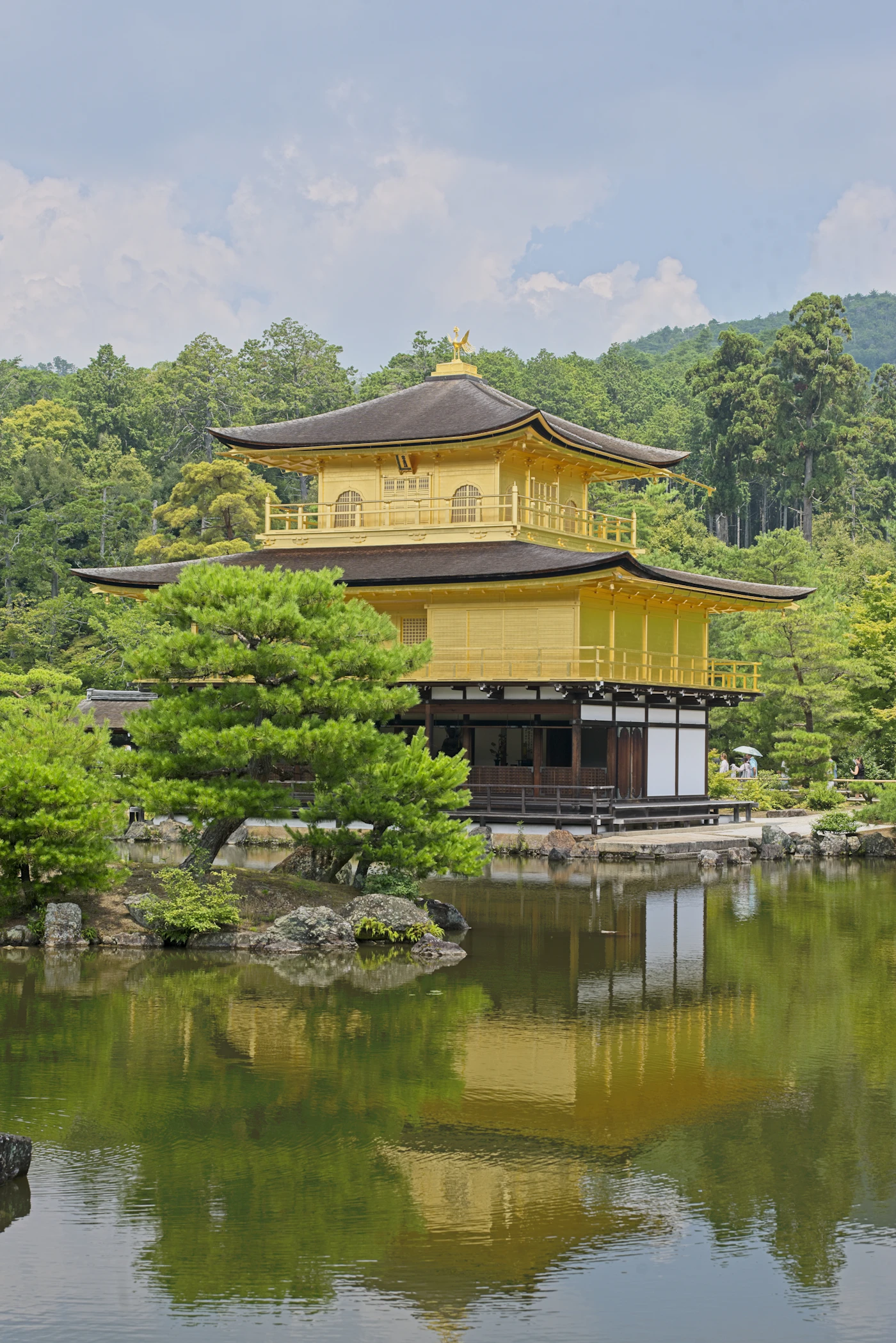 Affordable Kyoto travel destination with Kinkaku-ji temple - Photo from Unsplash