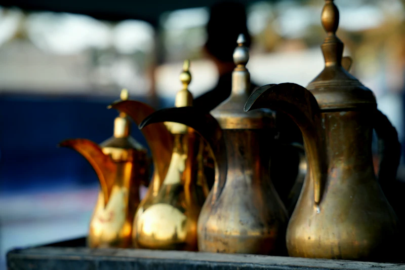 Service à café traditionnel en laiton
