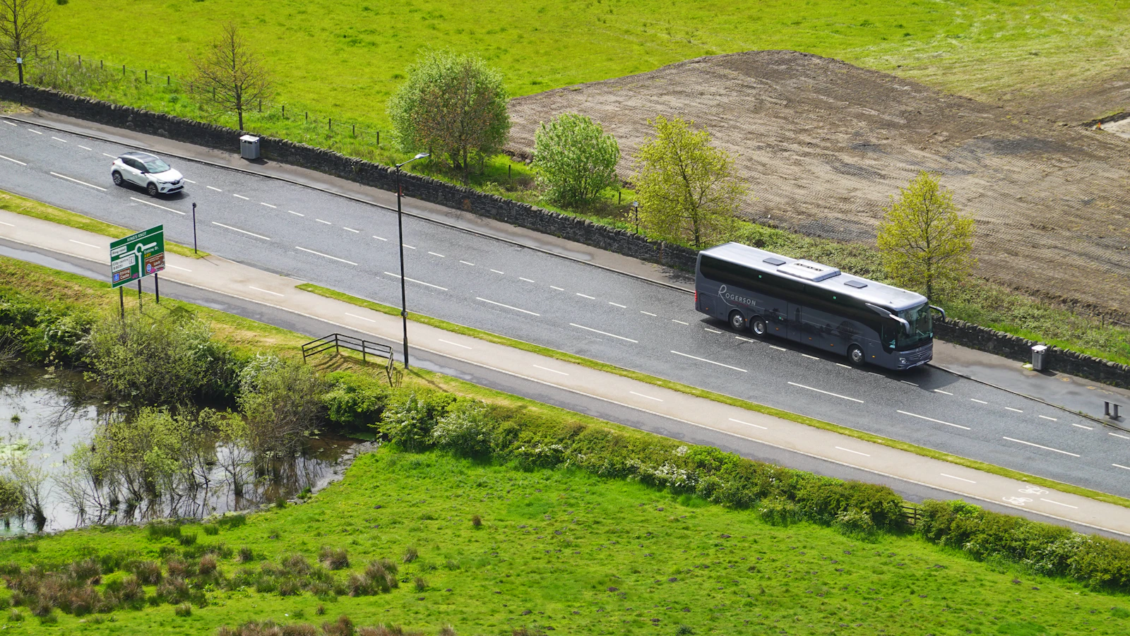 Luxury coach for group transfers in Madrid