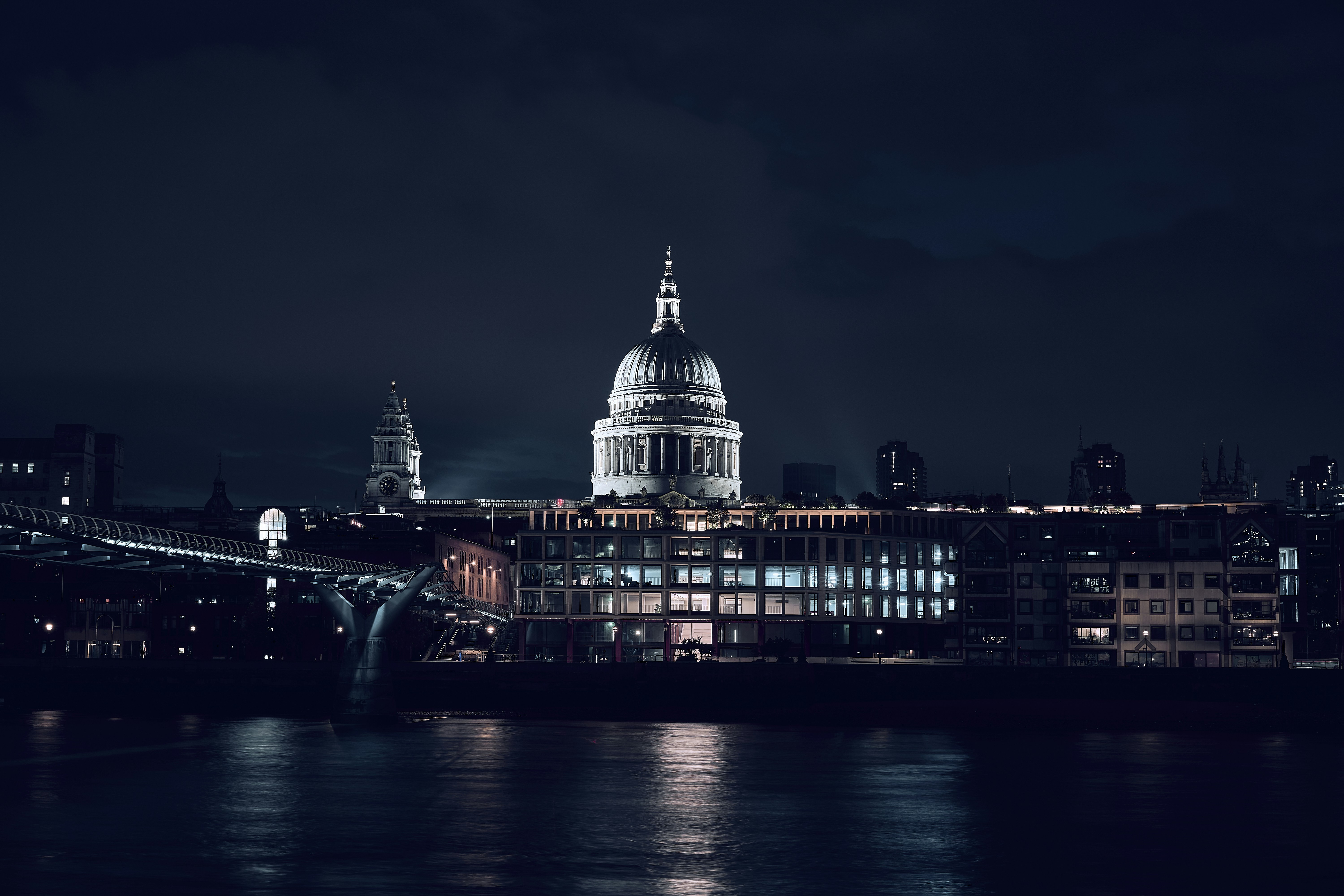 St Paul's Cathedral and the London skyline at night.