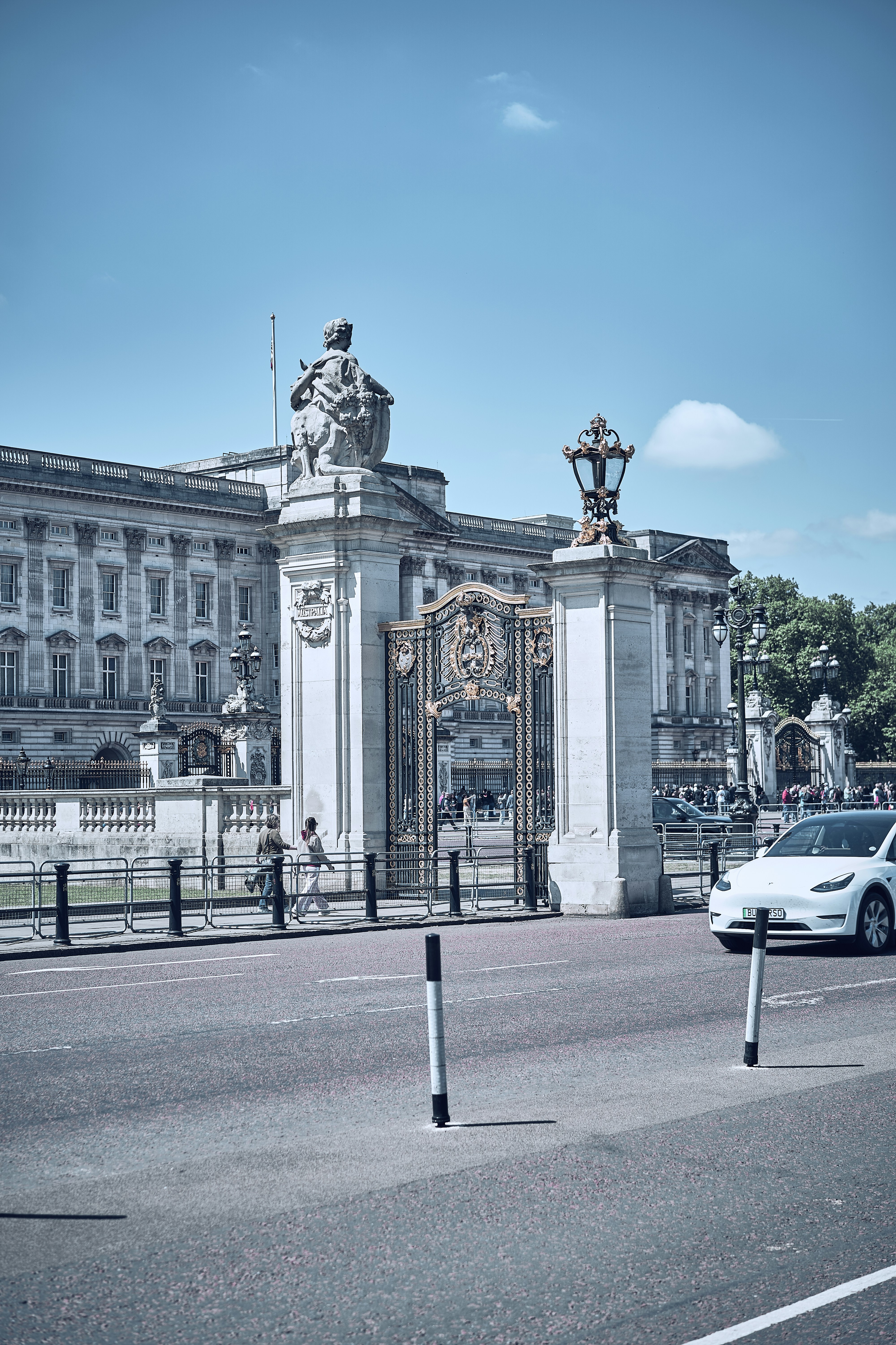 The forecourt and gates of Buckingham Palace in London, England.