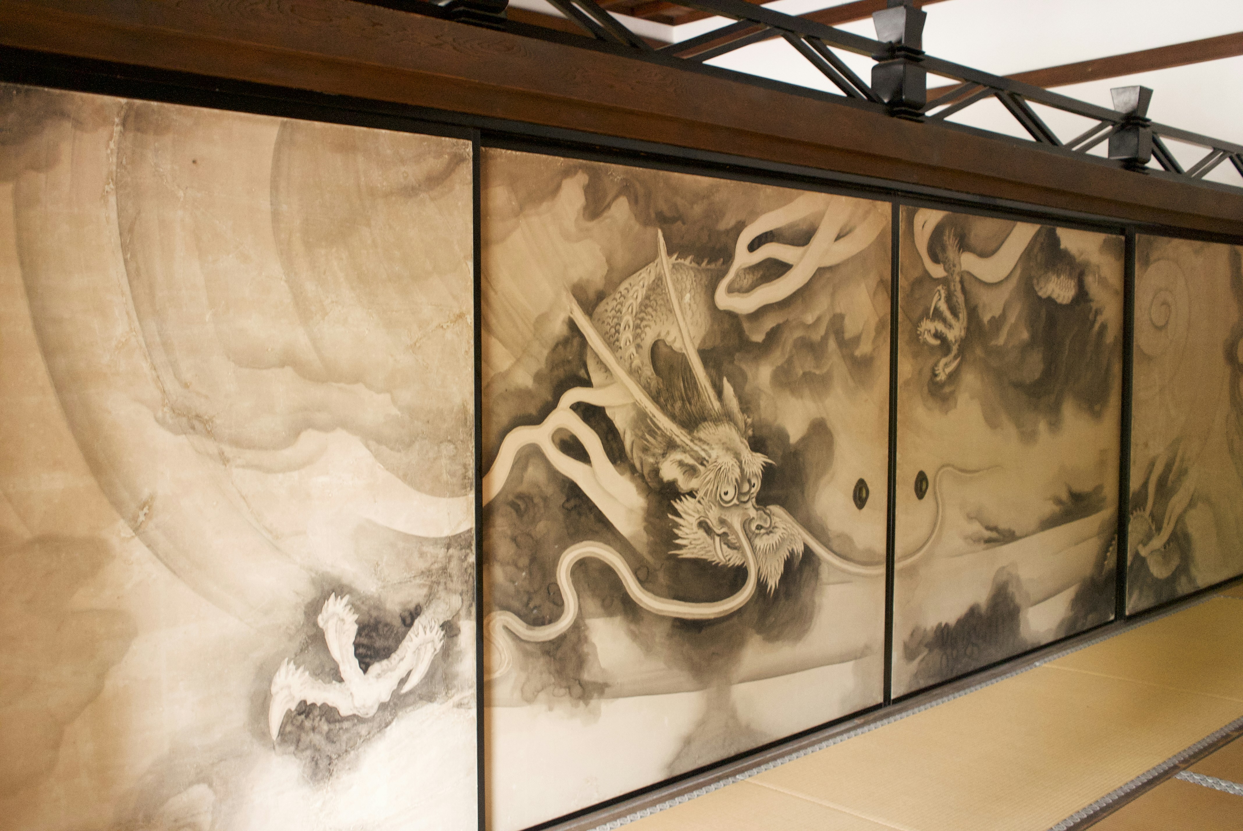 zen walk-in closet interior wallpaper, wallpaper, Zen Walk-in Closet for Small Spaces: Ultimate Design Guide 3