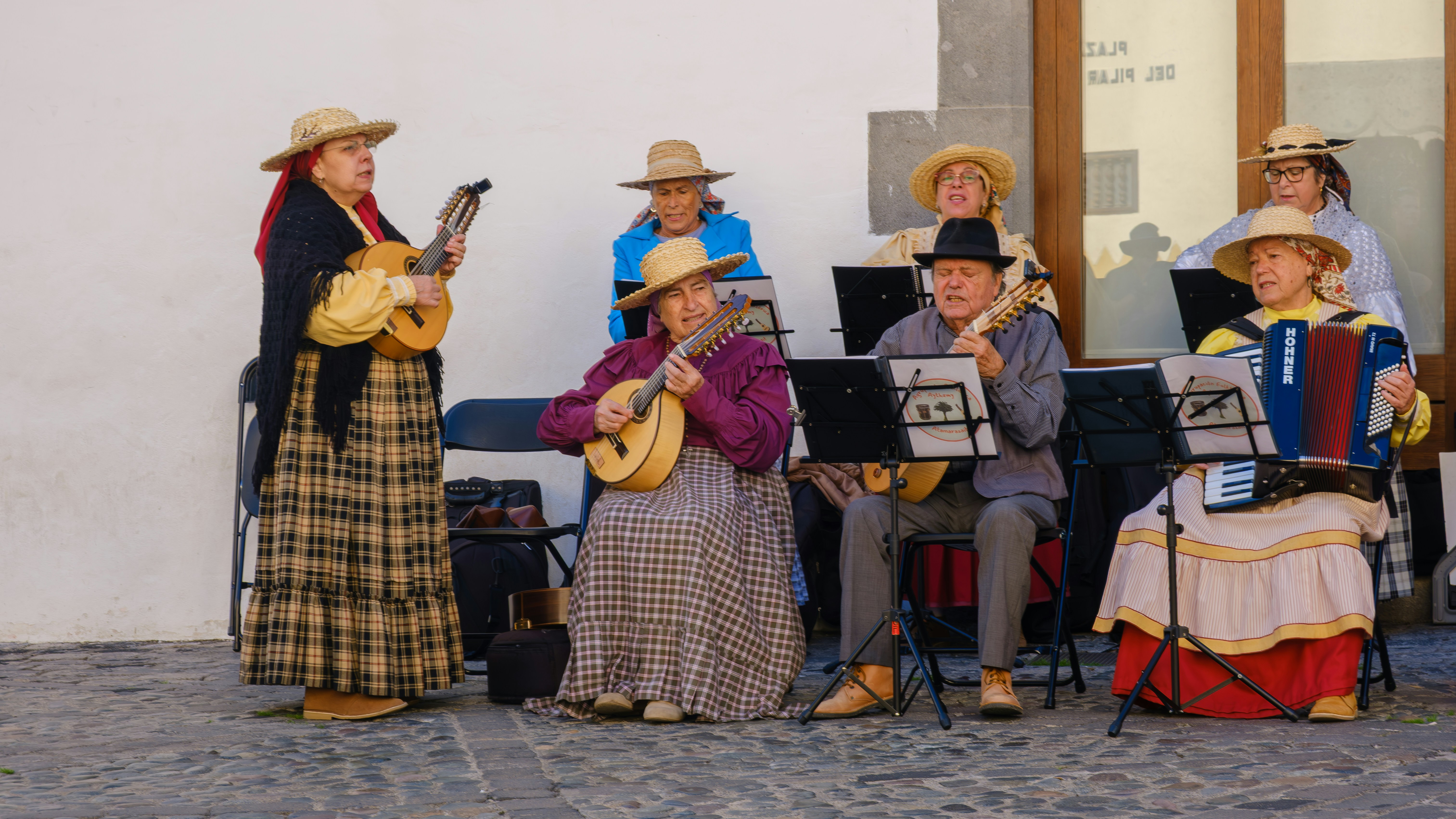 Del flamenco a la txalaparta: cómo meter el folclore regional en tu clase sin que nadie se aburra