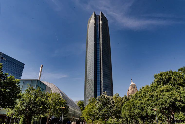 Devon Tower rising over downtown Oklahoma City