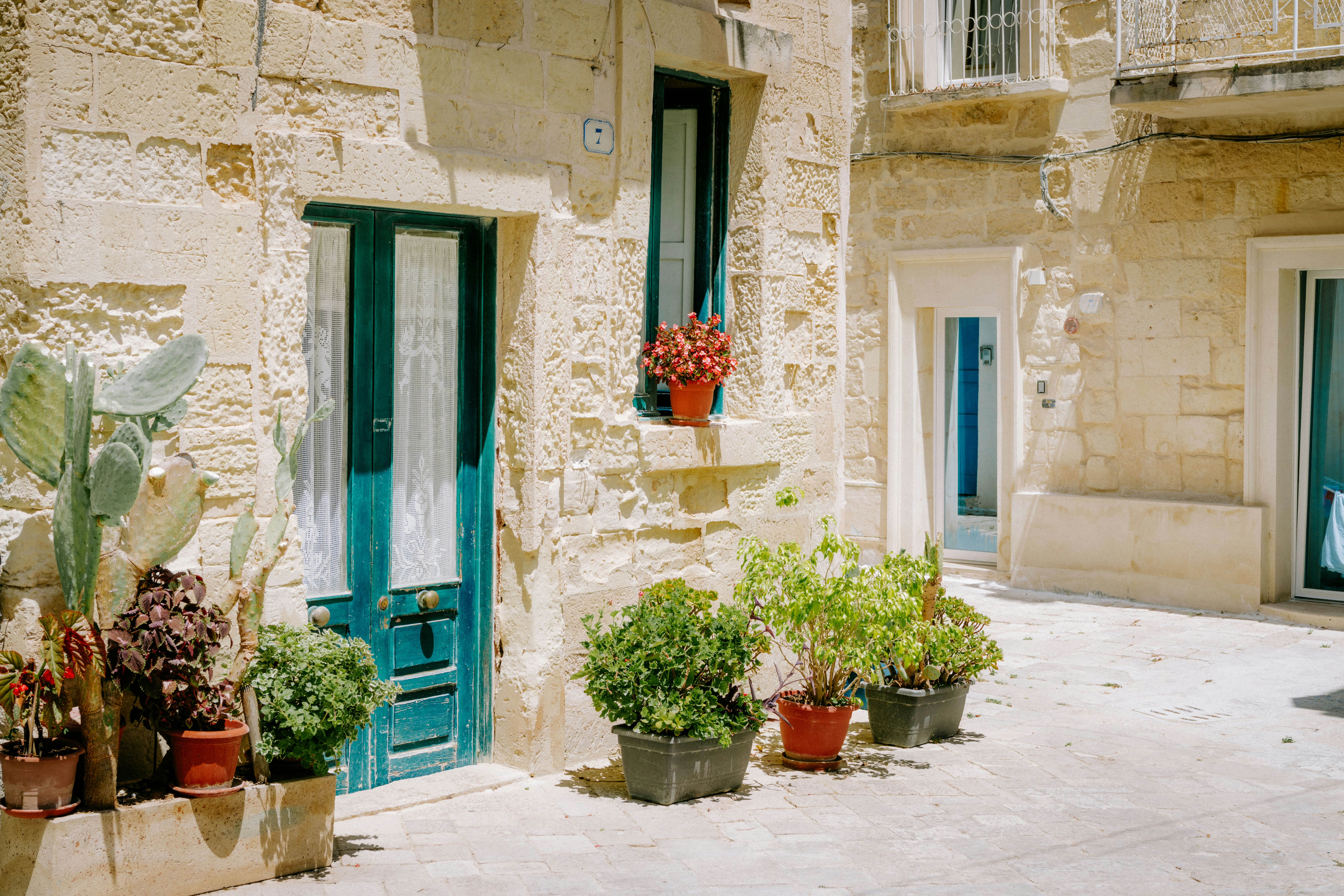 Pit Stop in Dalmatia: How Touring Artists Are Using Benkovac as a Secret Weapon Between US Dates