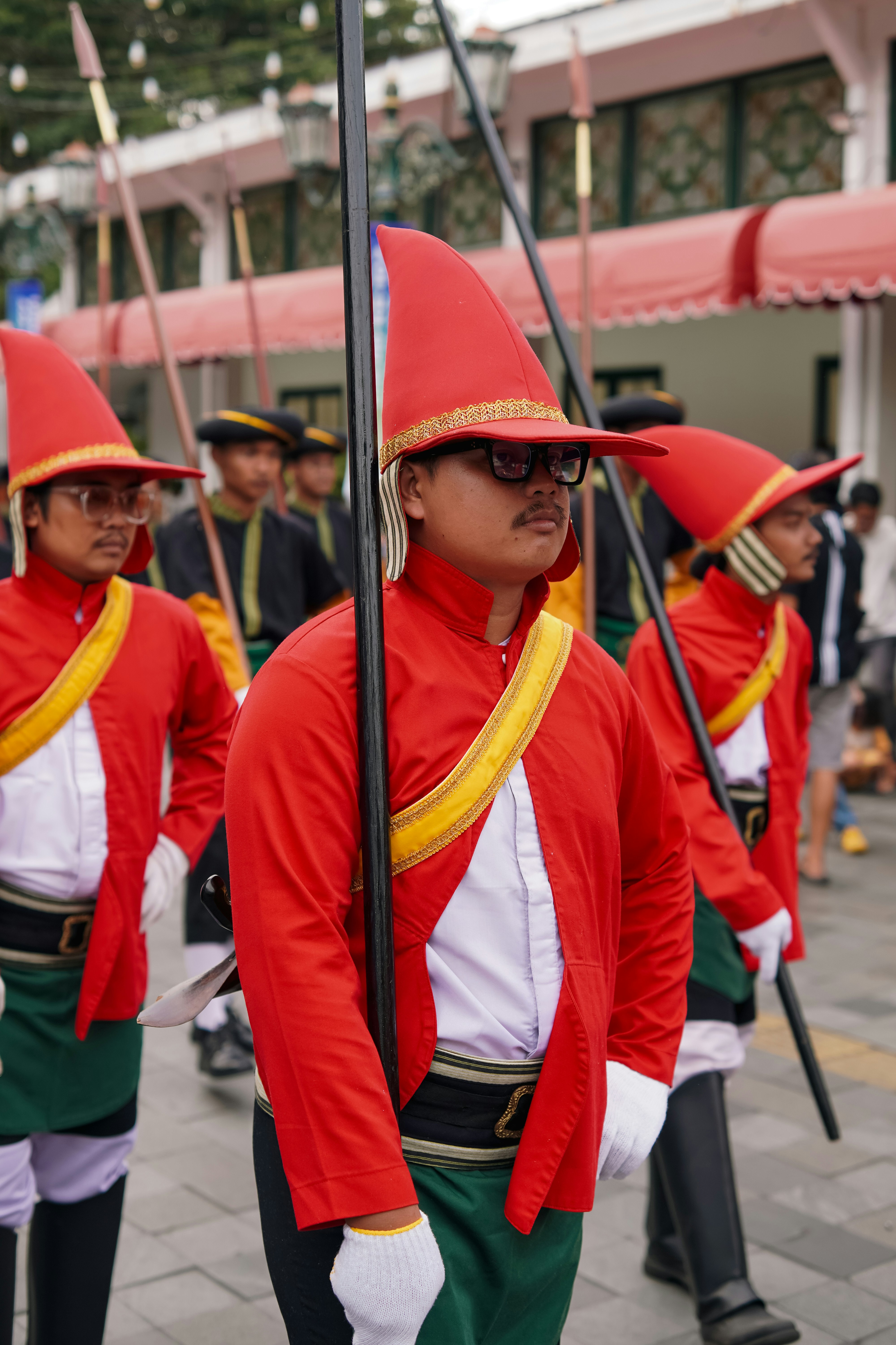 The Living Street: Becak, Buskers & the Atmosphere You Can't Plan