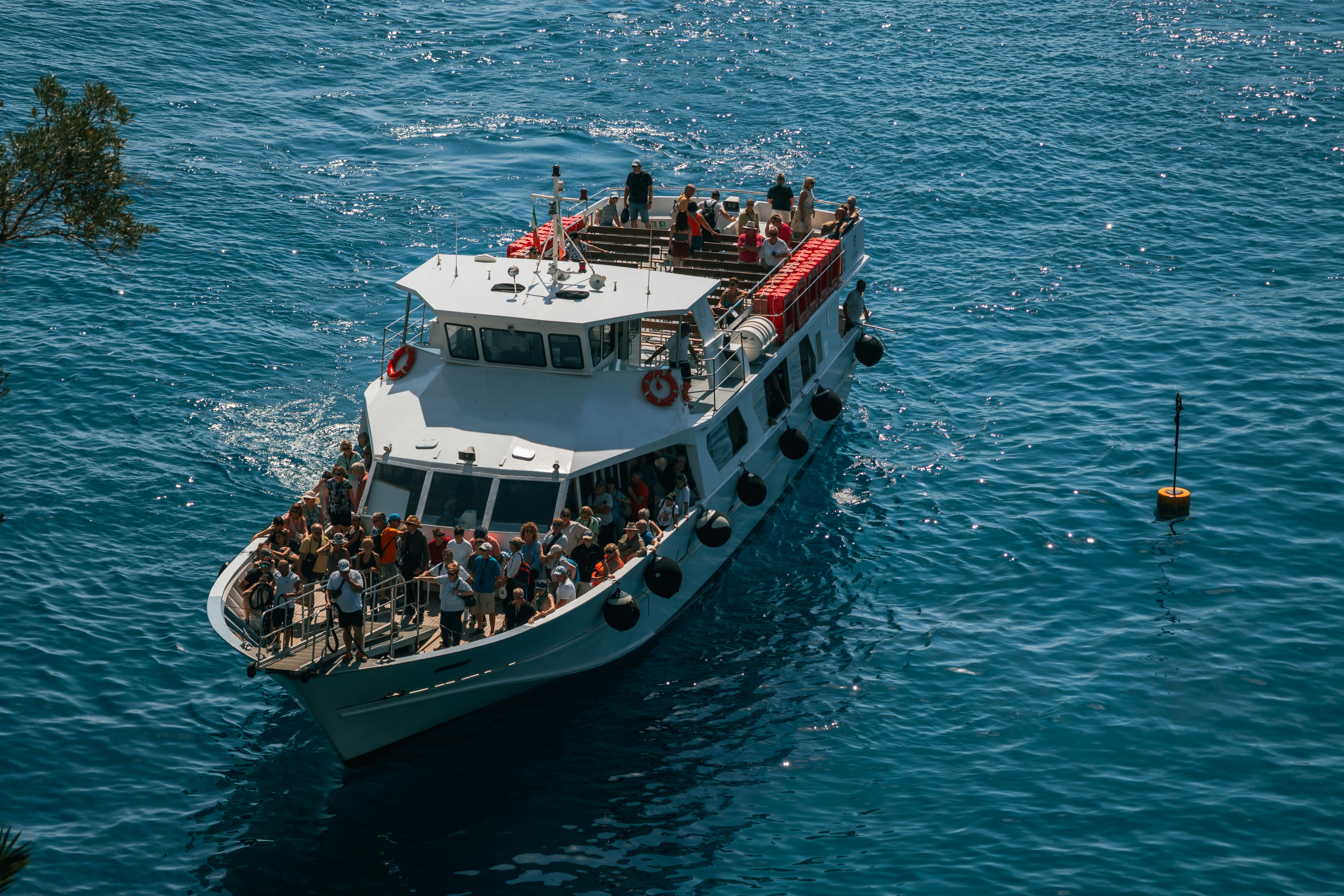 Dubai coastline boat trip