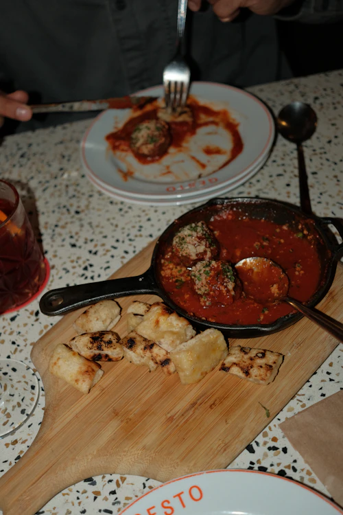 Skillet Meatballs in Tomato Sauce