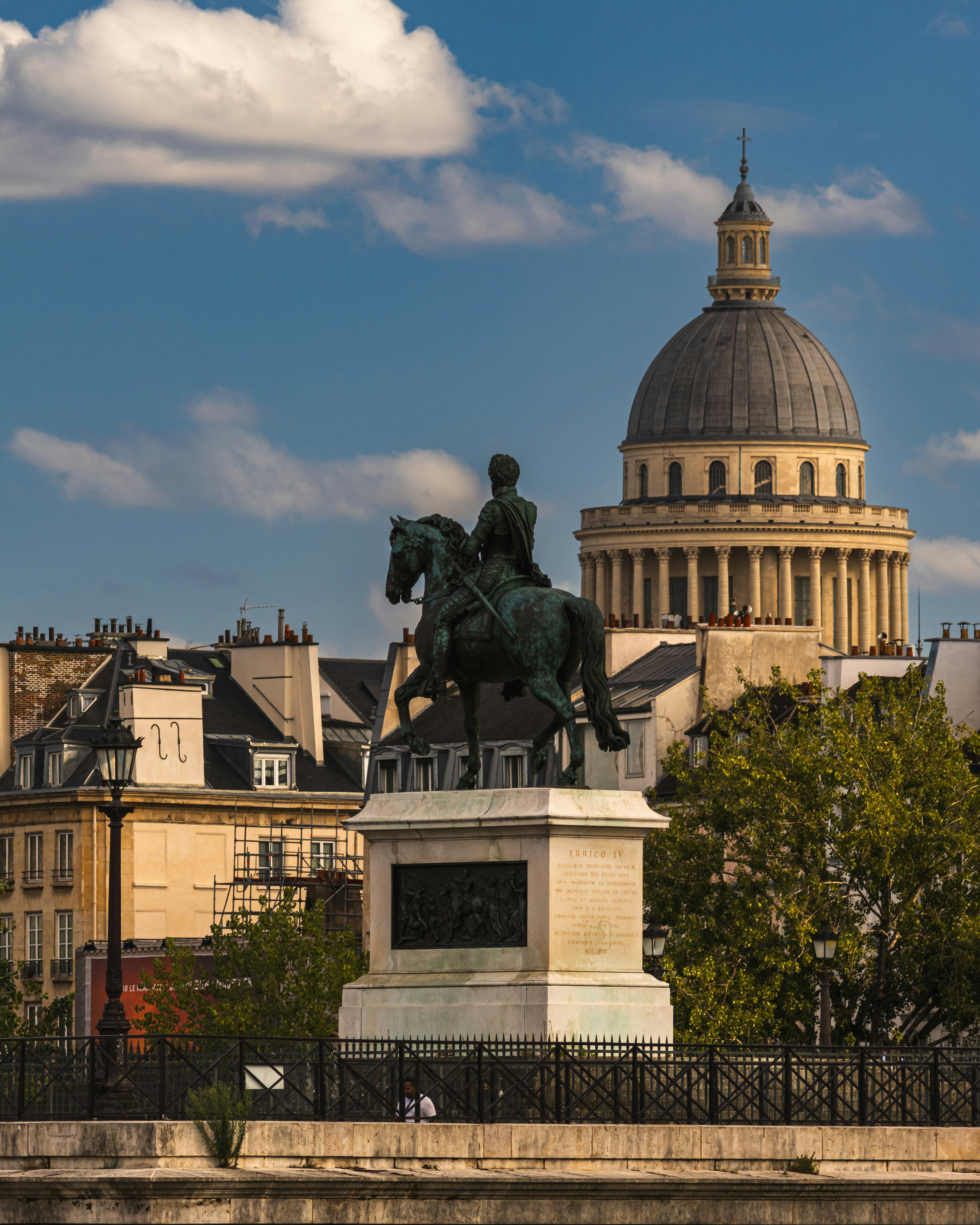 Die Reiterstatue von Heinrich IV. auf der Pont Neuf in Paris