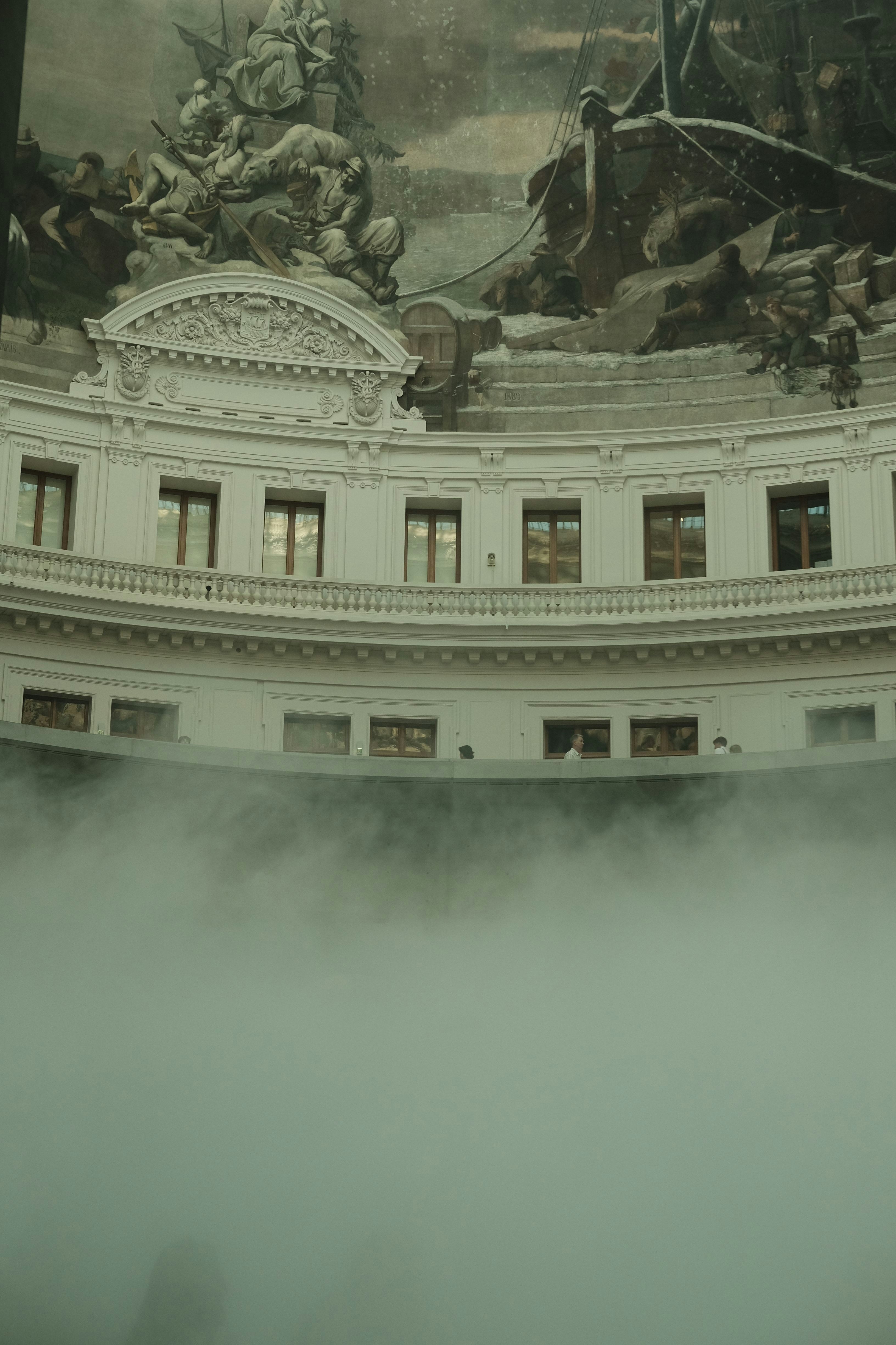Rotunda interior with ceiling mural - Free Photo on Unsplash