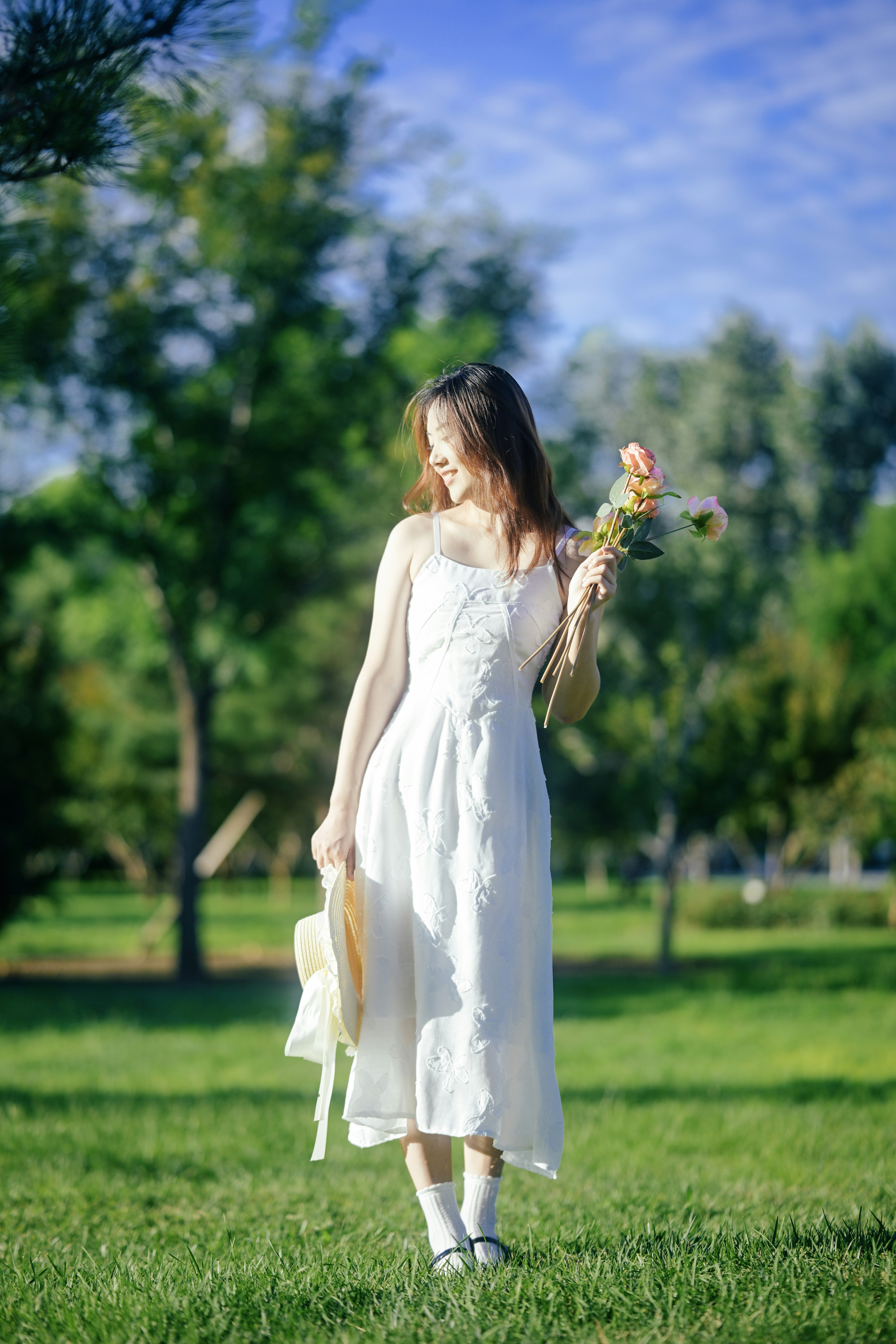 elegant linen dress garden, wallpaper, Casual Women Wedding Guest Fashion: 2024 Trends & Tips 5