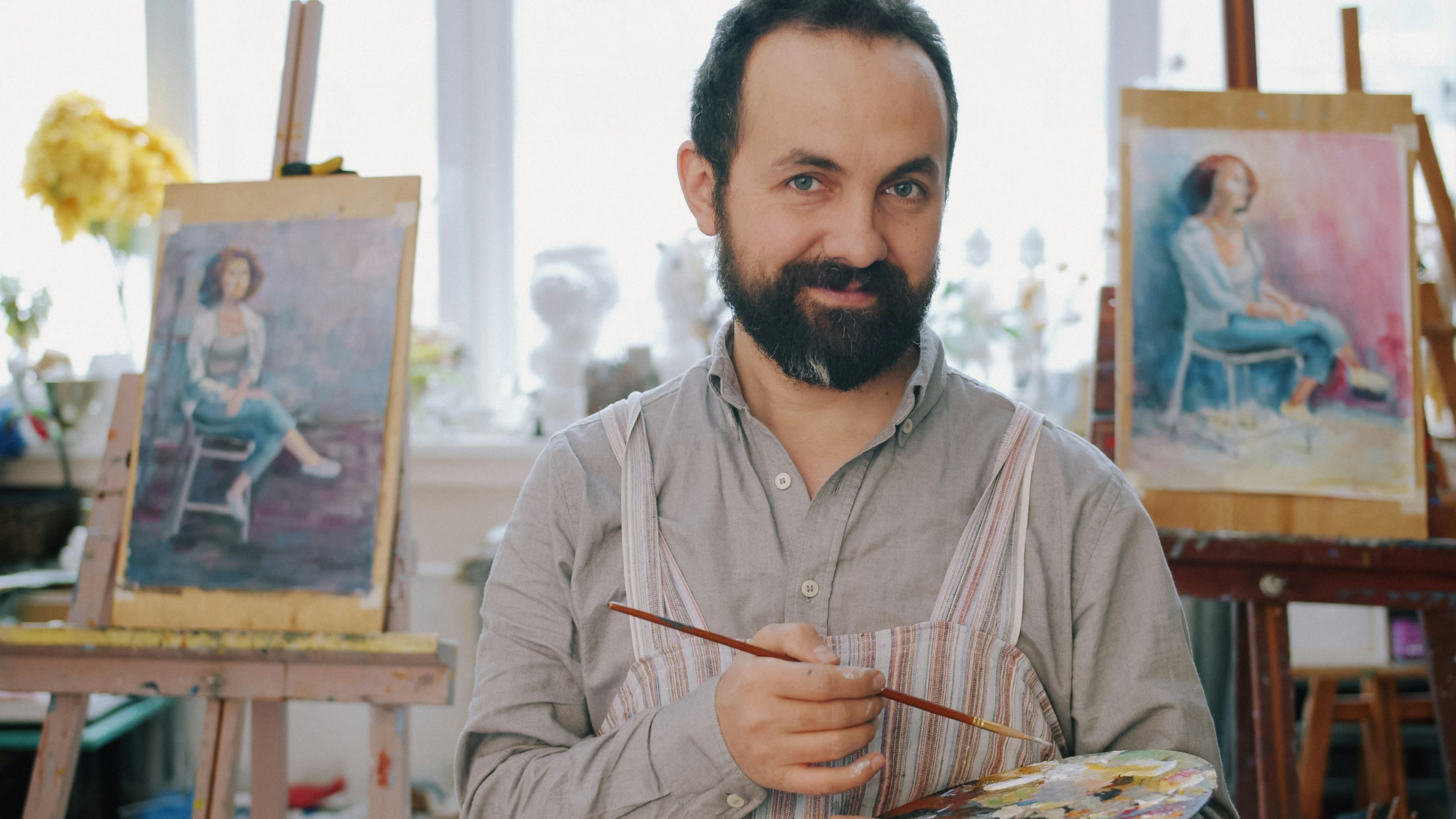 artistic studio workspace painting, wallpaper, Beginner-Friendly Painting Crafts for Couples Using Rope Techniques 5