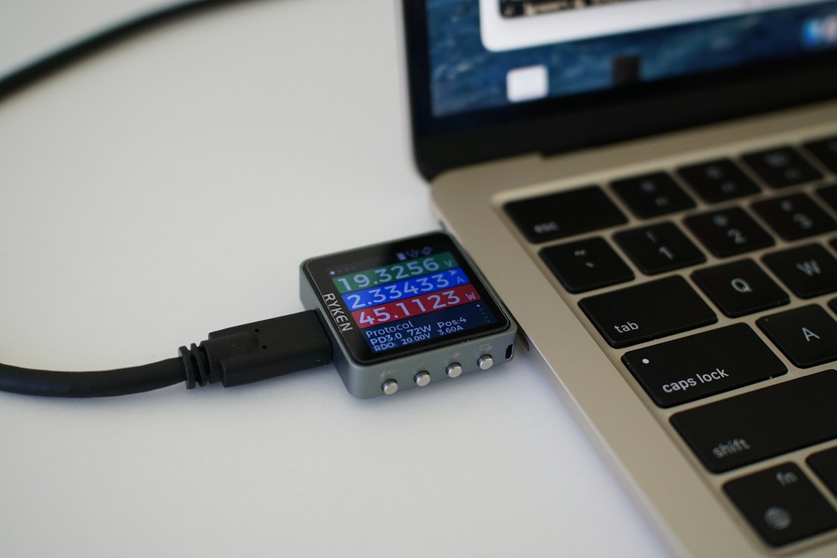Ноутбук медленно заряжается по USB-C: какой нужен блок питания и кабель