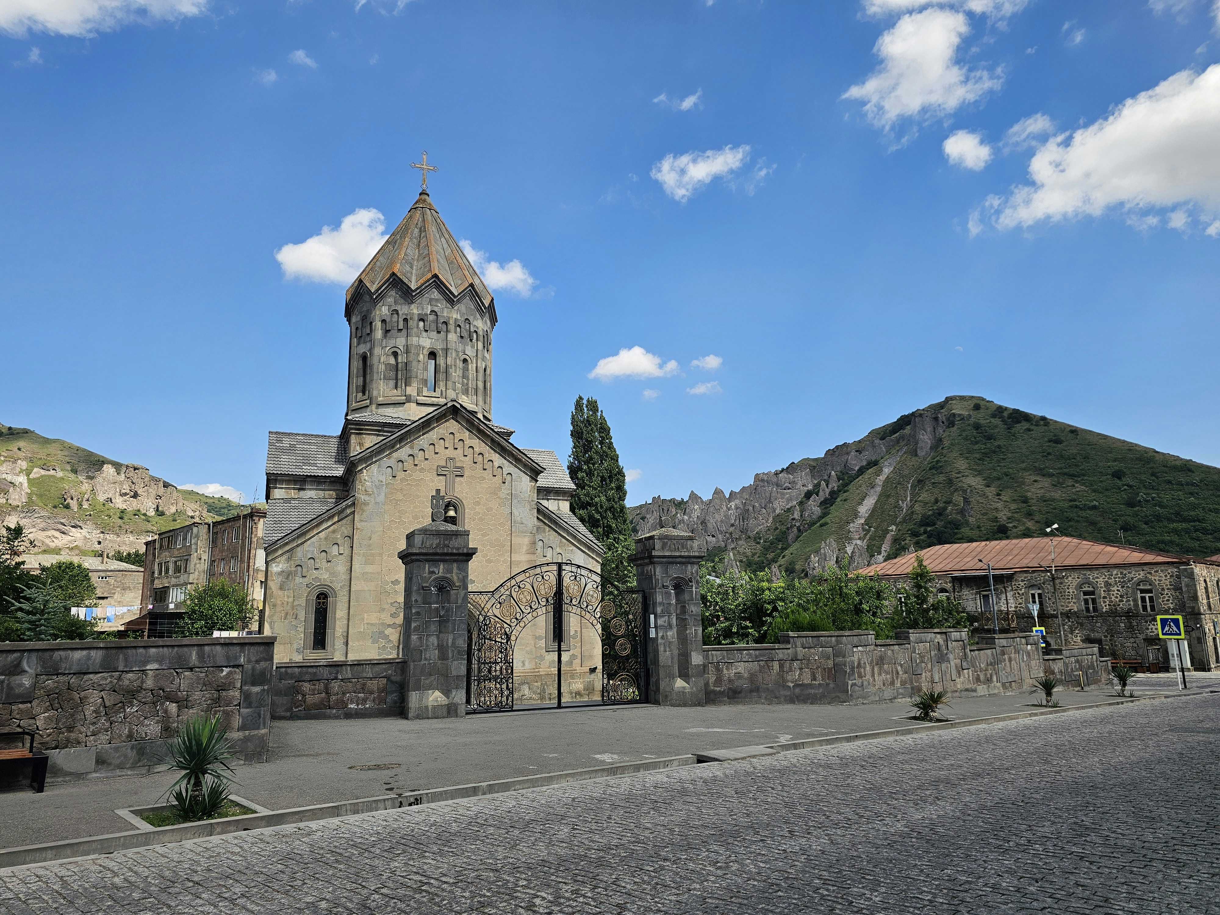 Stay online in the Armenia with a prepaid eSIM from eSIMlii. Instant activation, no roaming charges, and reliable coverage.