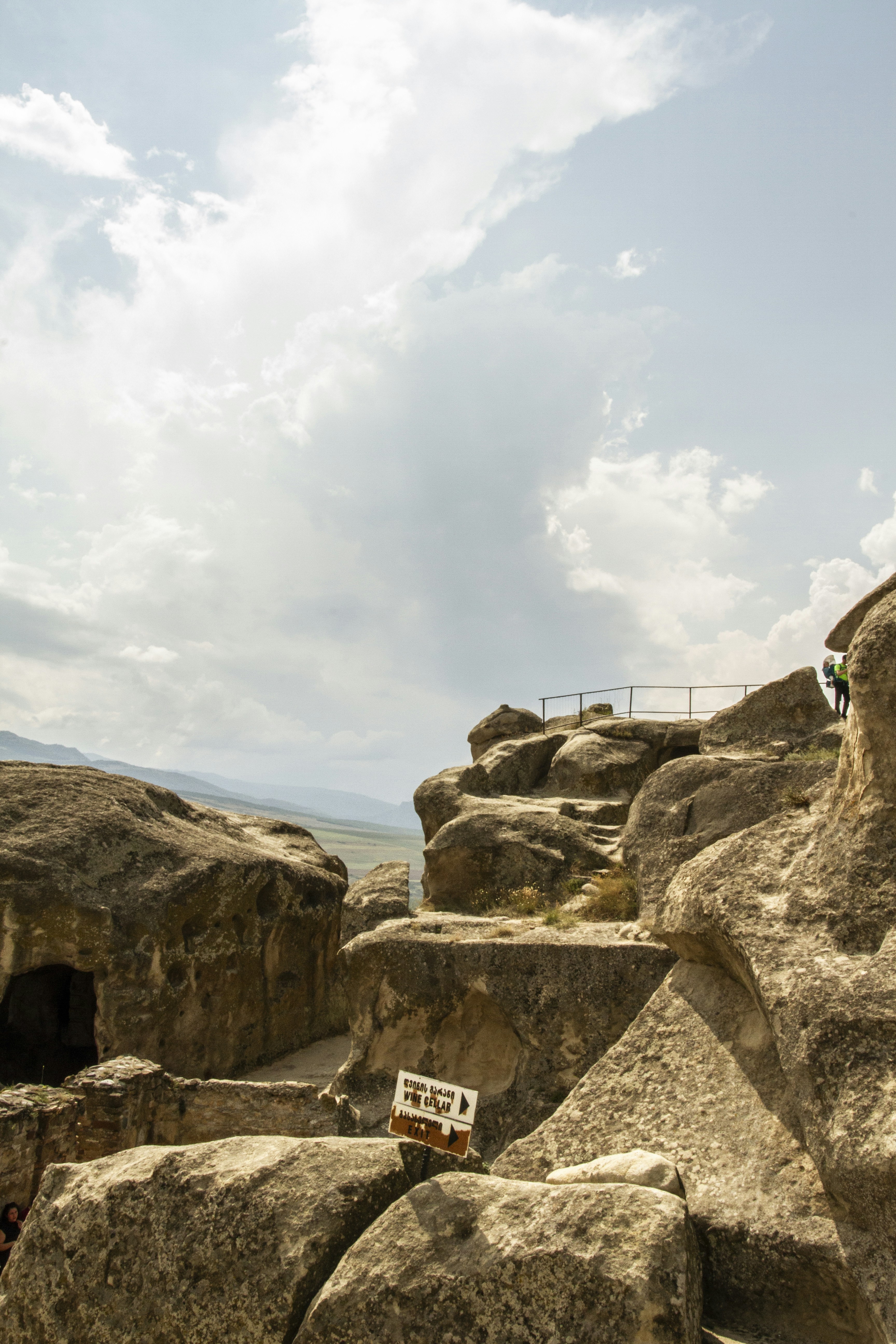 Vardzia and Khertvisi: The Big Cave-City Day