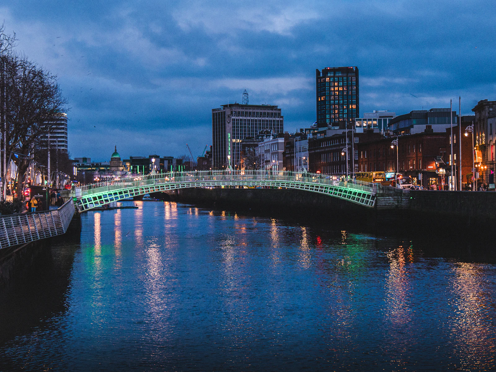Ha'penny Bridge over the River Liffey, Dublin, Ireland