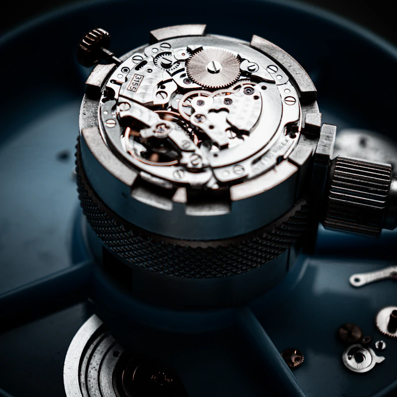 LUXURY WATCHES + JEWELRY