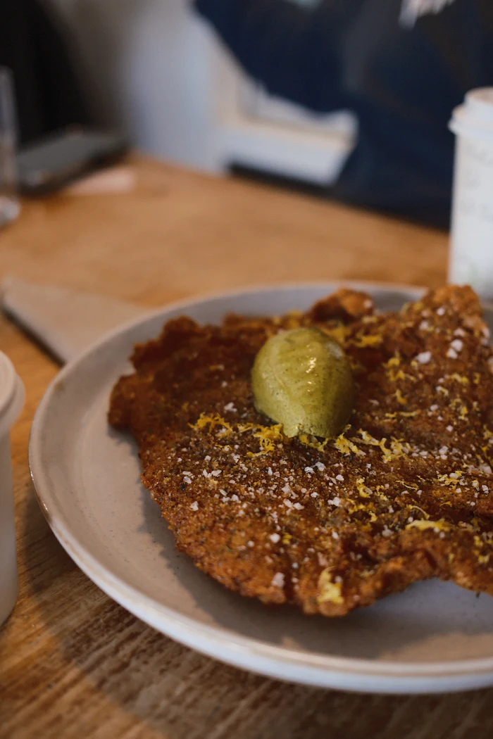 Kotlet z masłem ziołowym