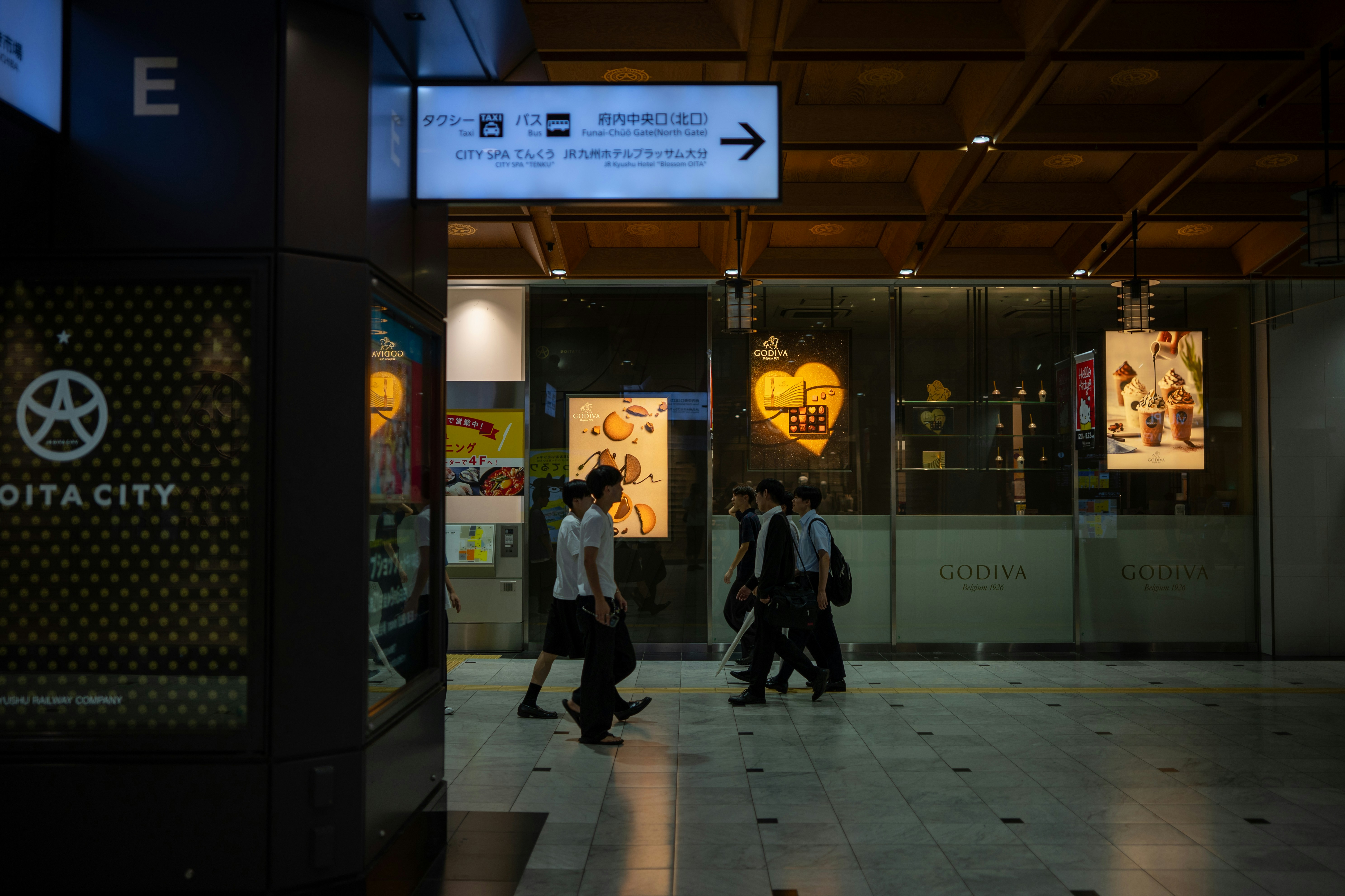 People walking through Oita City station - Free Photo on Unsplash
