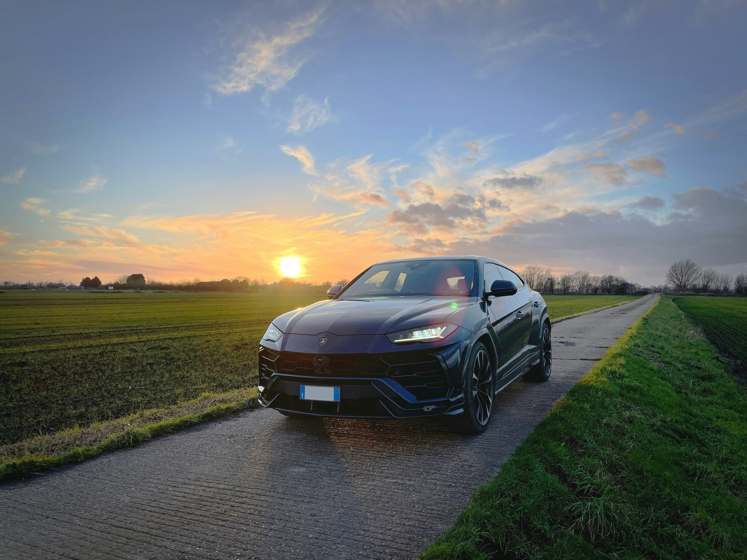 luxury suv sunset, wallpaper, Land Rover Sports Car Price: 2024 Guide 3