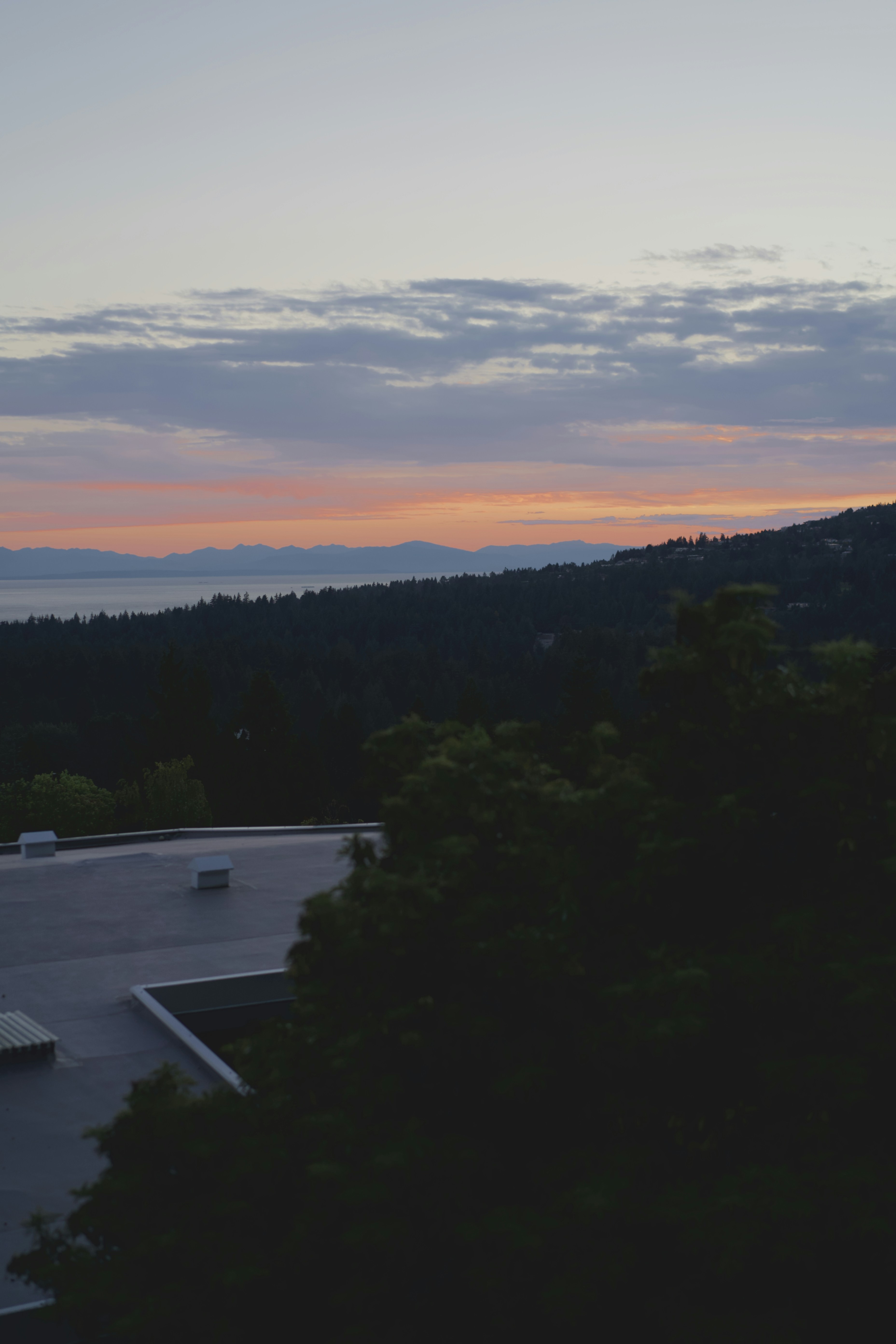 Pastel sunset colours above the coast of West Vancouver.
