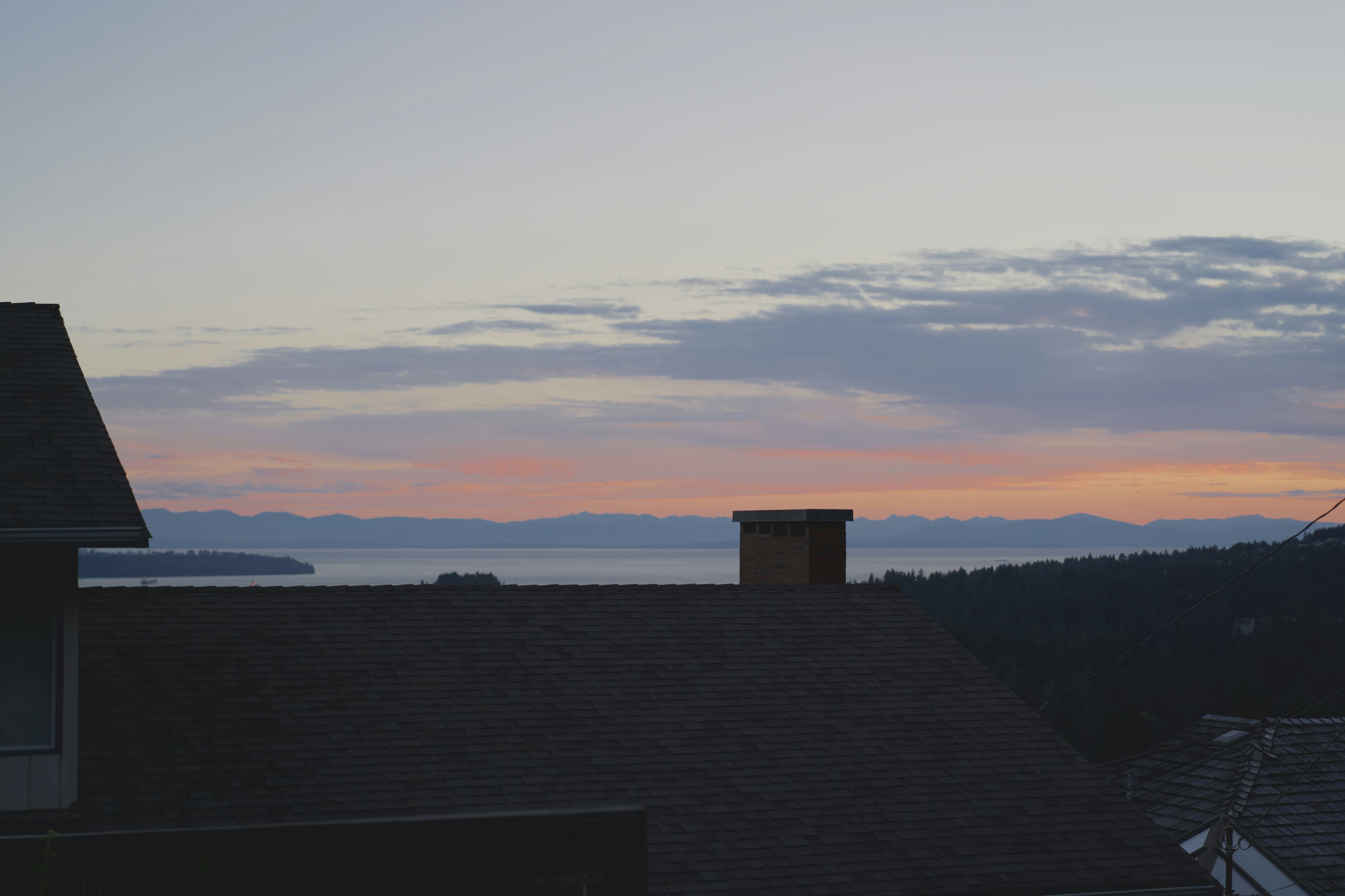 Pastel sunset colours above the coast of West Vancouver.
