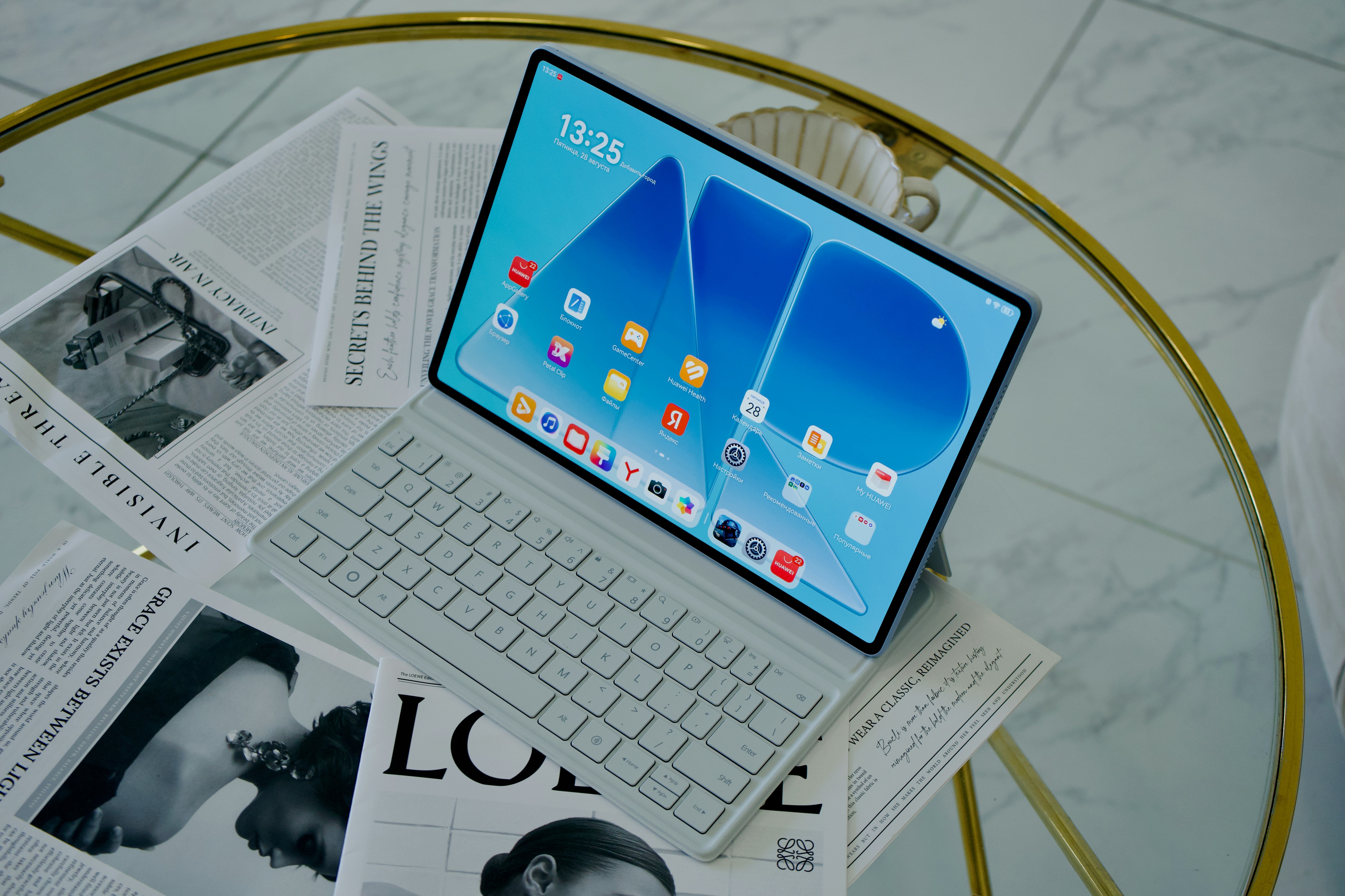 minimalist mobile workspace aesthetic, wallpaper, Trik Desain Blog Minimalis Lewat HP: Panduan Praktis dan Estetik 6