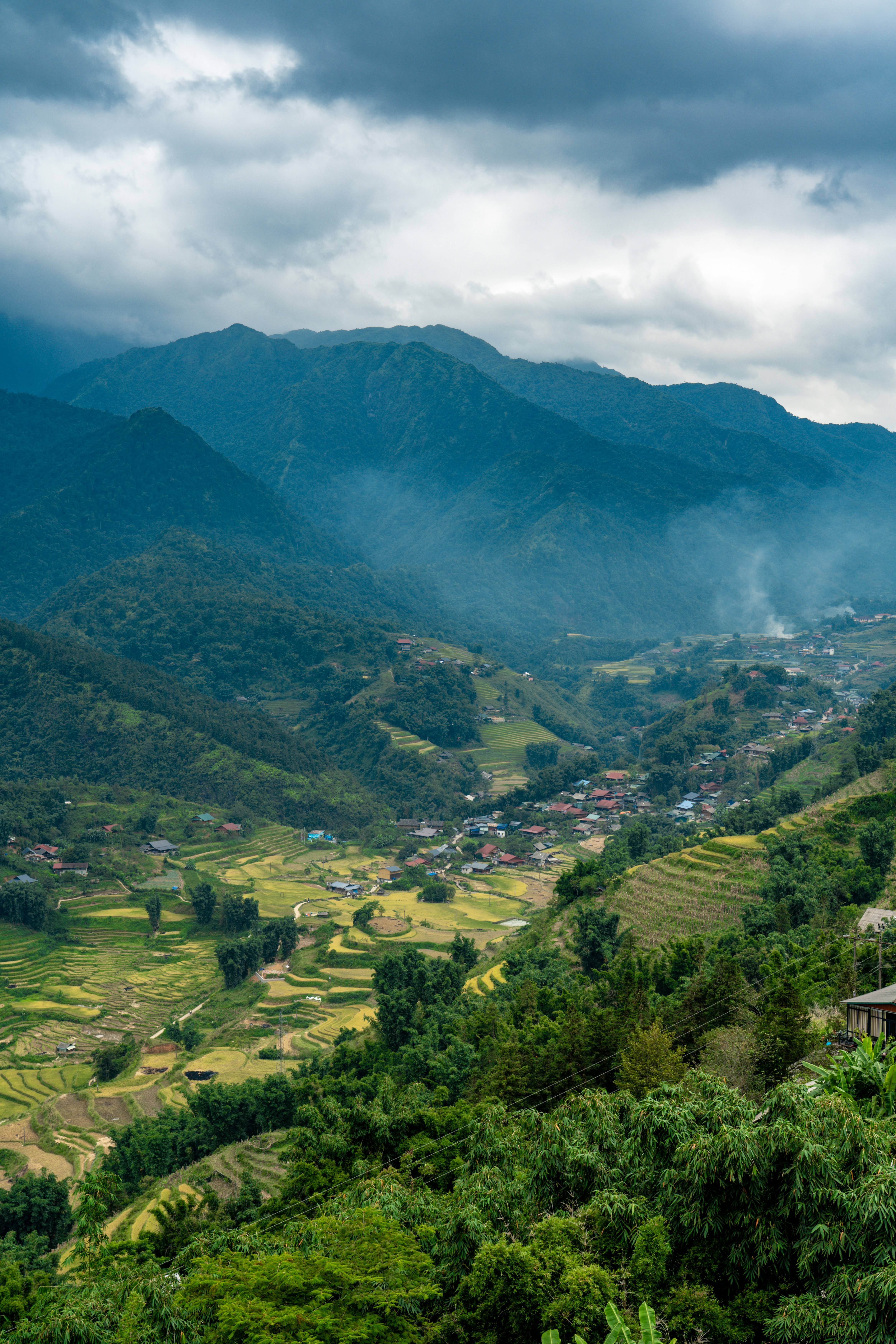 Central Sapa (Around the Square and Cau May Street)