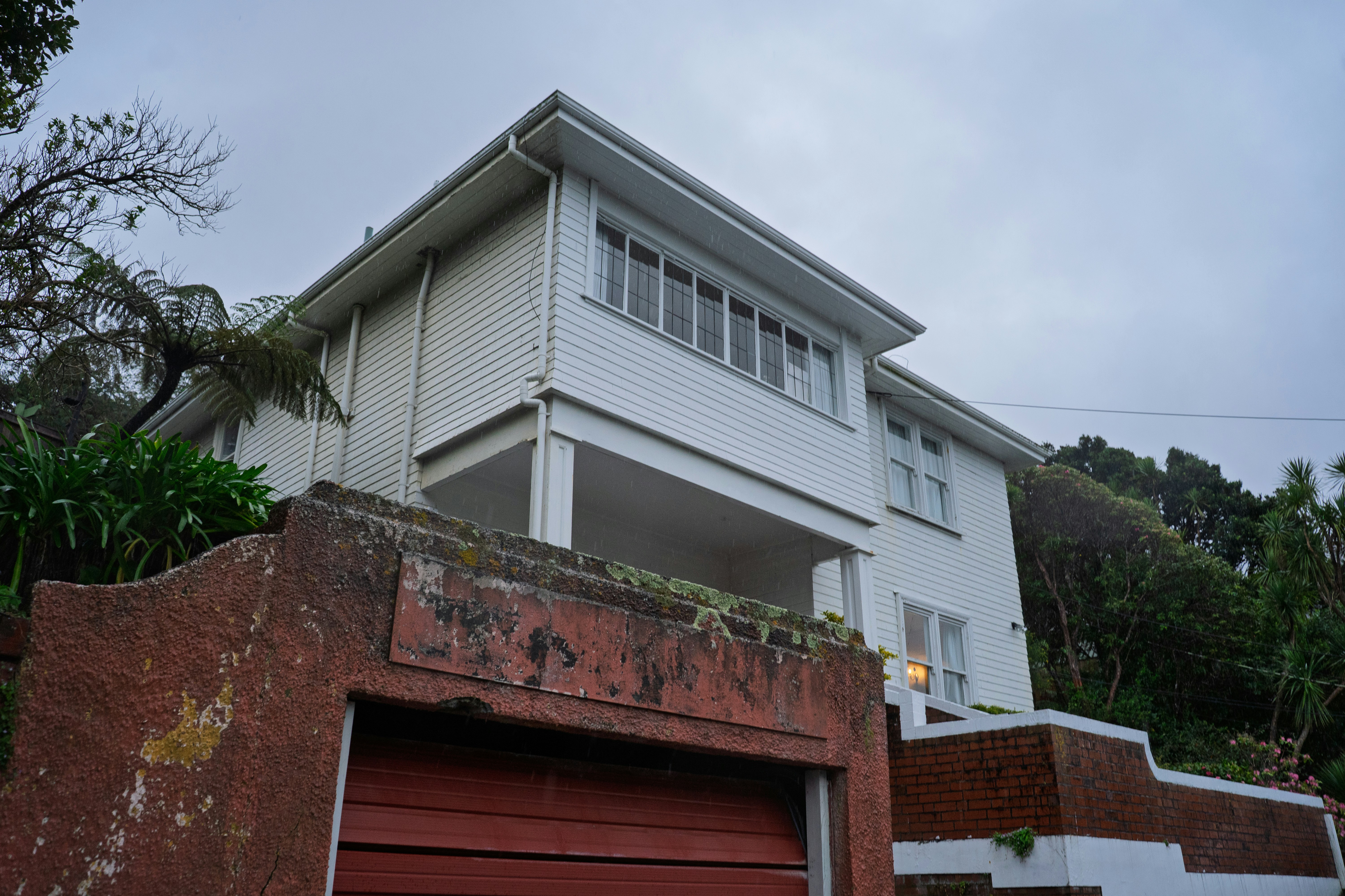 Kenapa Rumah yang Sudah Ditata Rapi Tetap Terasa Kurang Nyaman Saat Hujan?