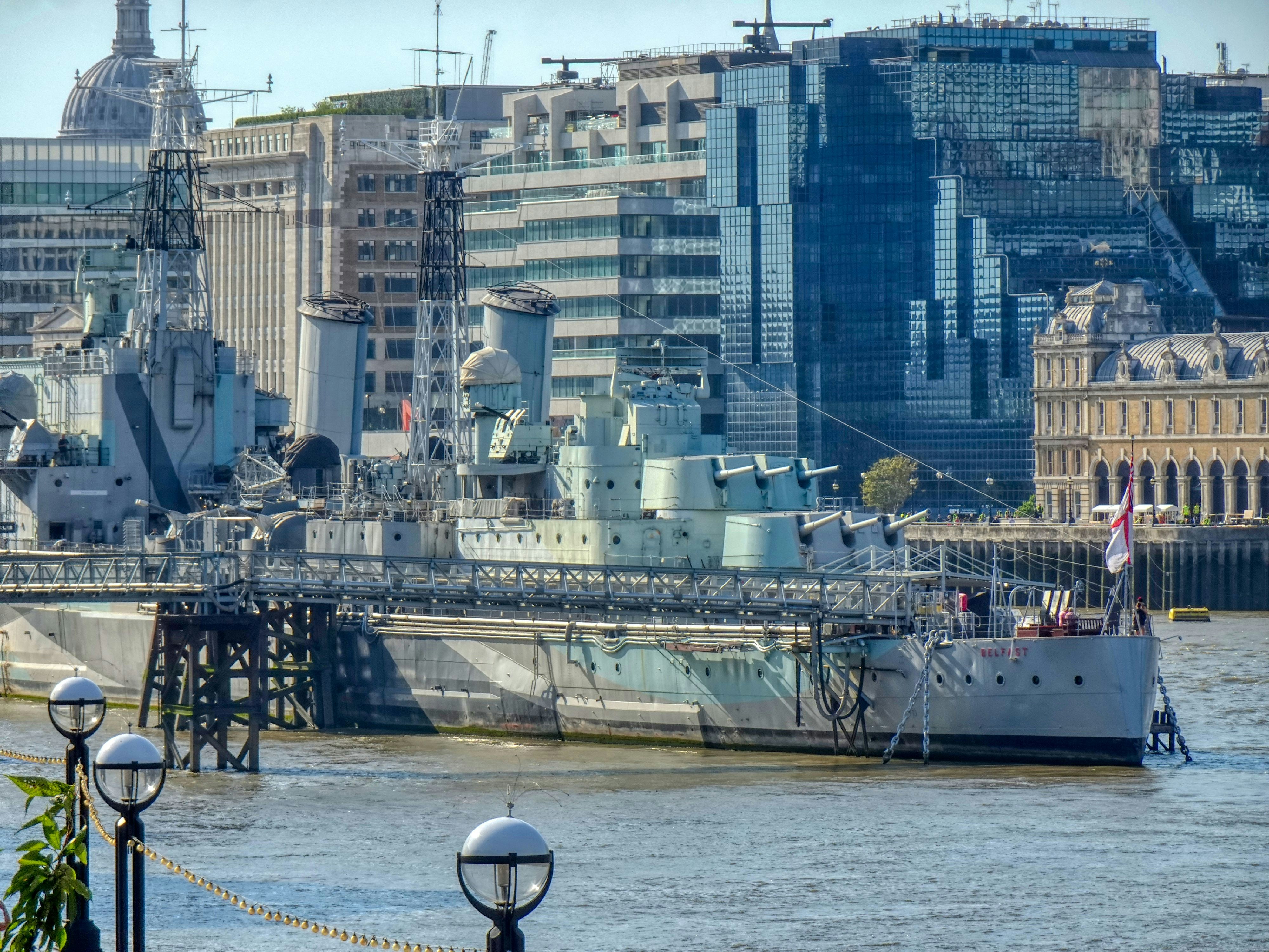 Das Kriegsschiff HMS Belfast lag an der Themse in London