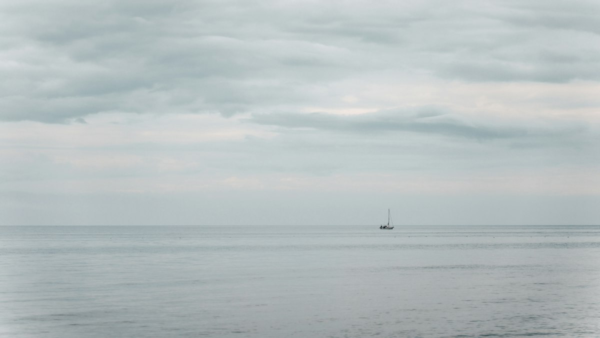 Насвистувати чи співати на воді: прикмета моряків і рибалок
