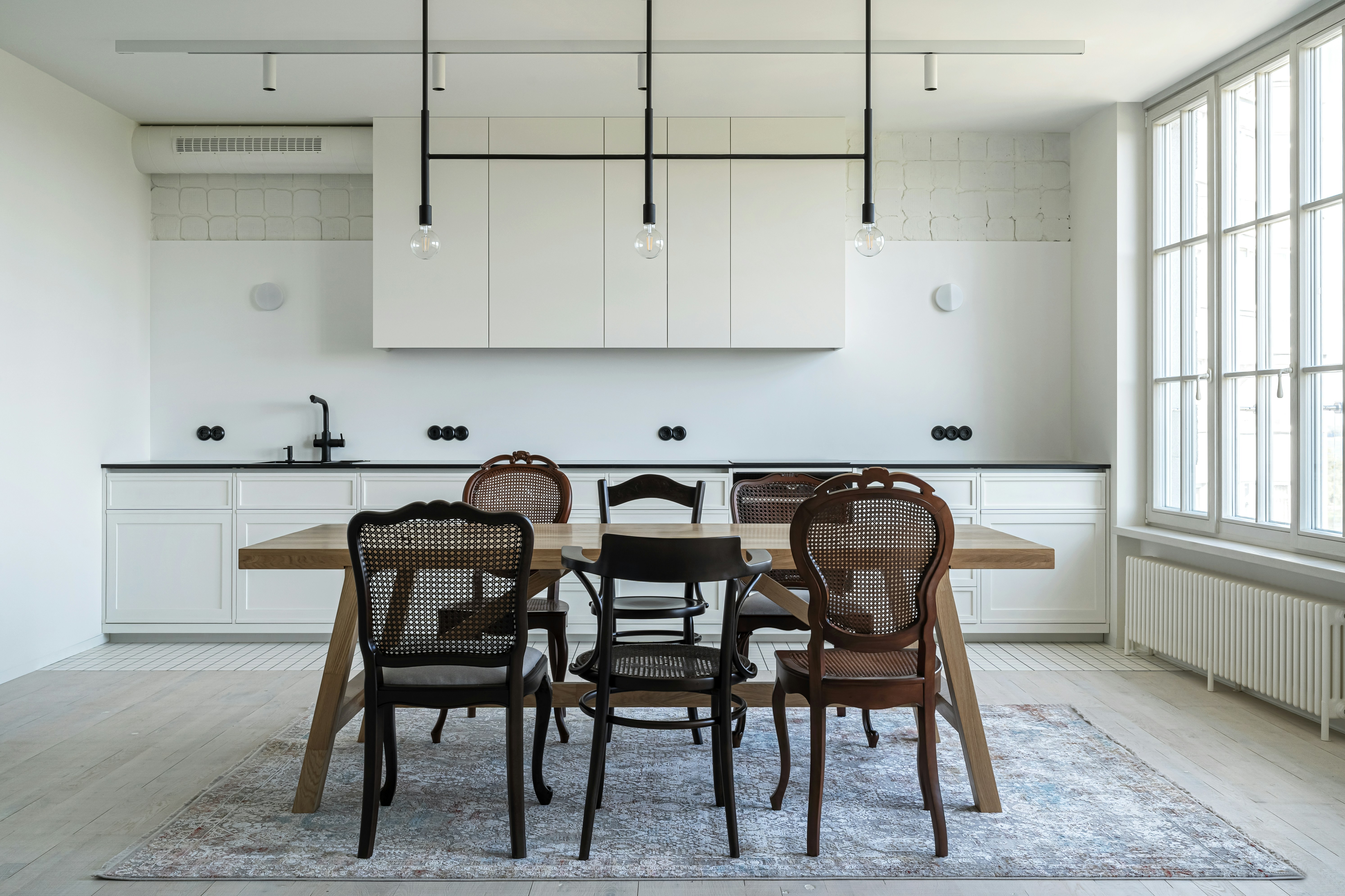 vintage kitchen interior, wallpaper, Vintage Kitchen Pet Friendly: Safety & Style 4