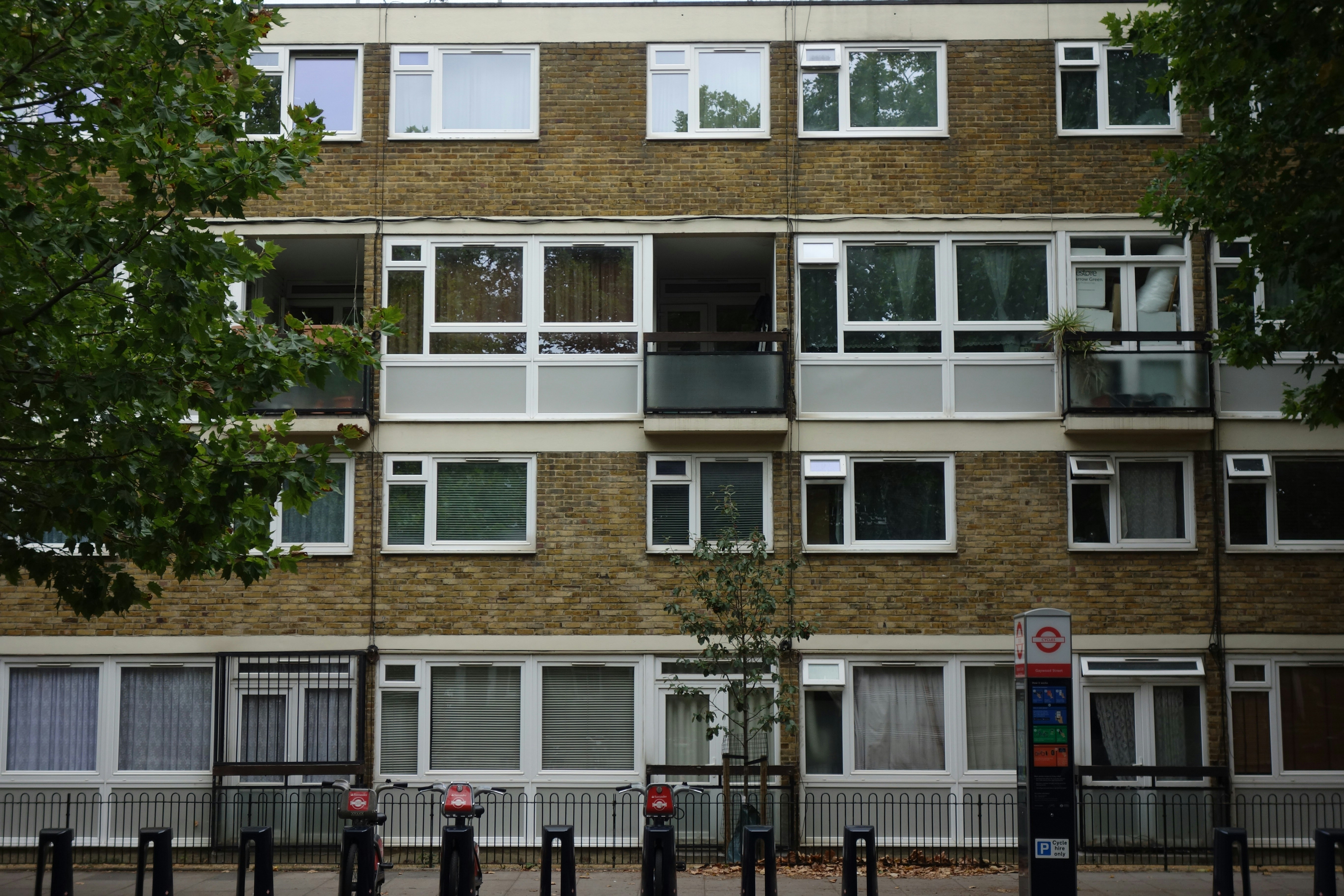 The Landlord Who Answered on the Second Ring: When Renting a Home Still Felt Like a Human Transaction
