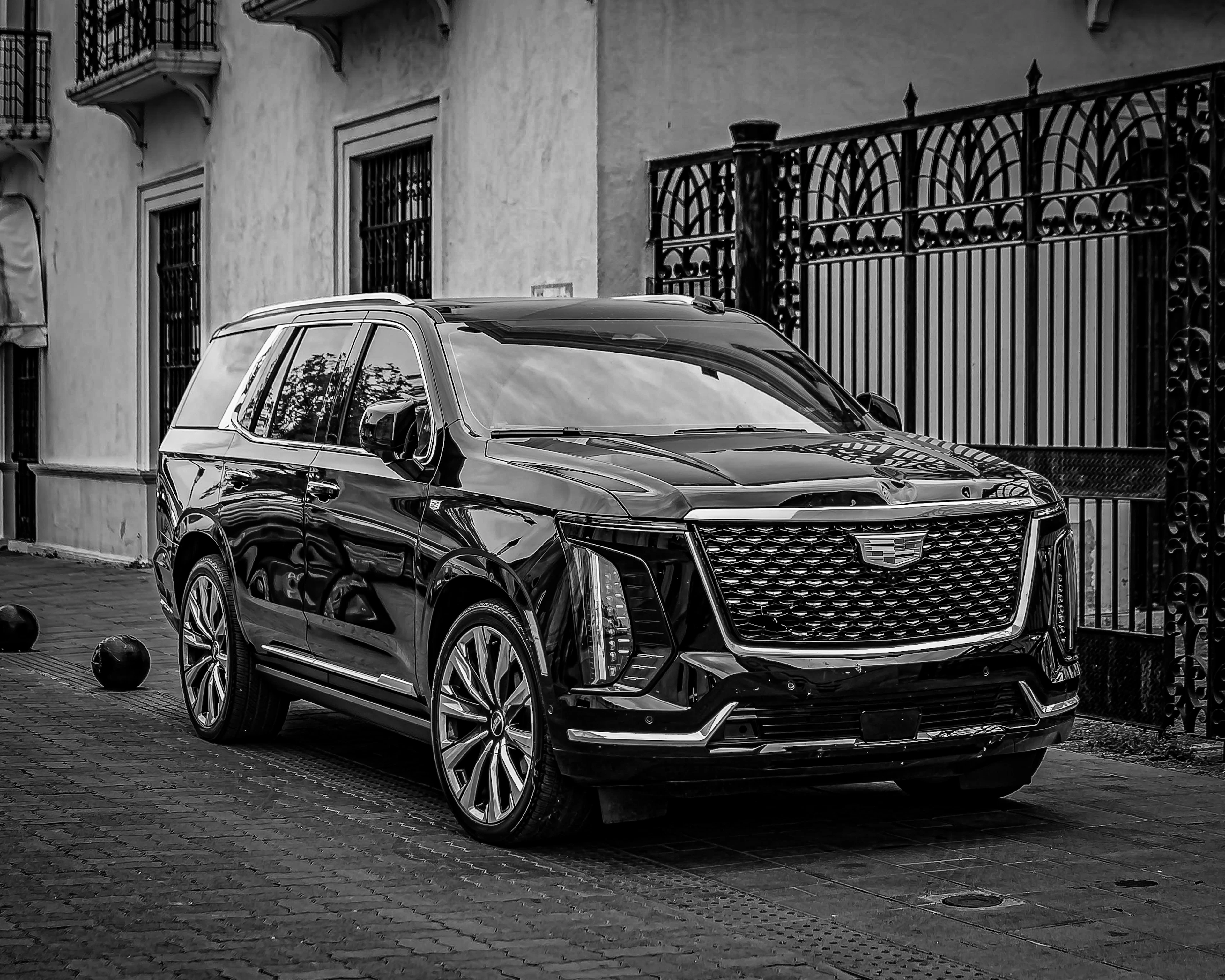 Cadillac Escalade ESV — exterior
