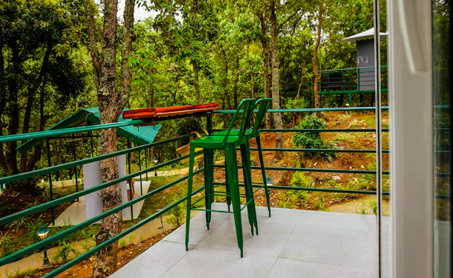 Teras & balkon – Orman manzaralı balkon