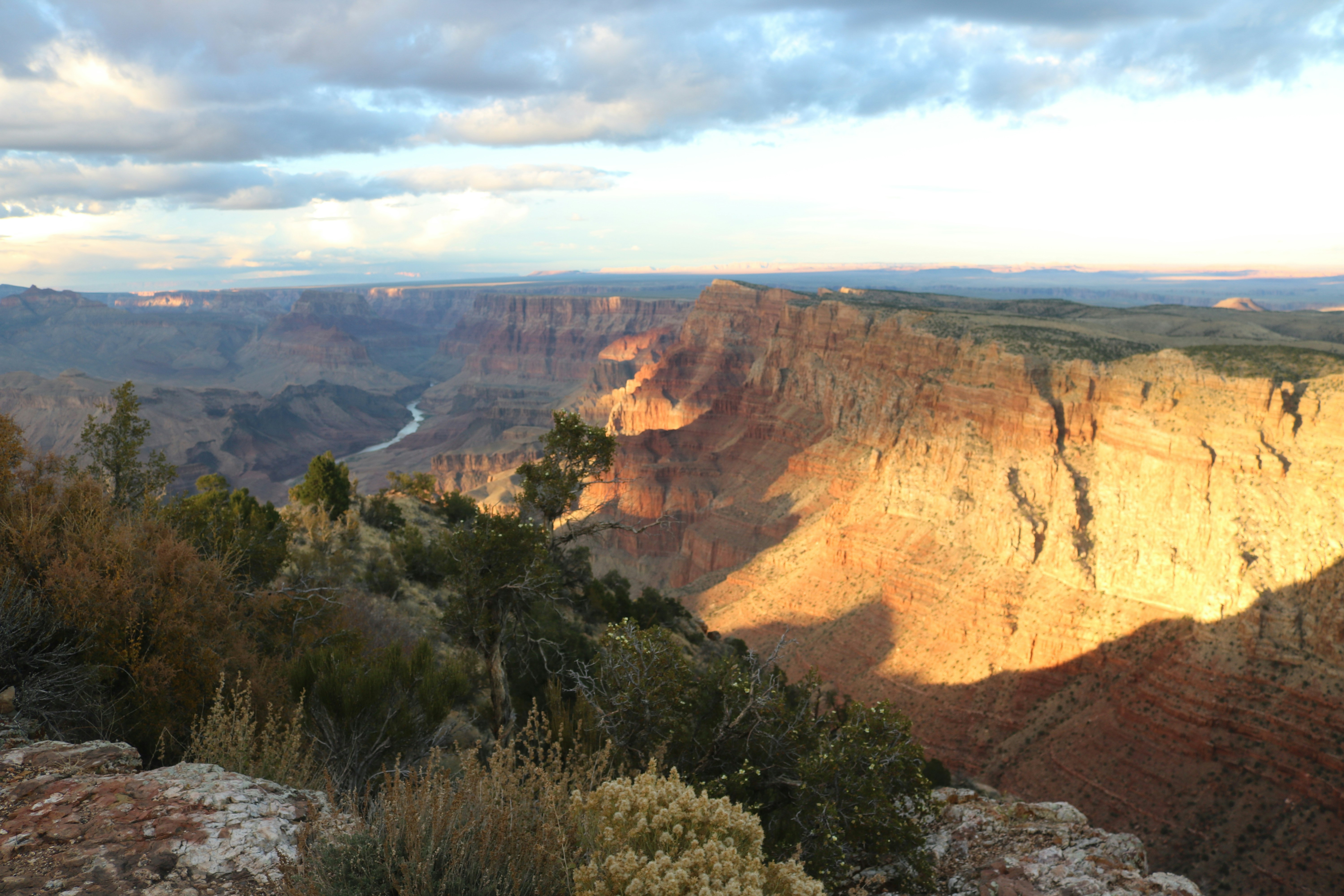 Grand Canyon cliffs and winding river - Free Photo on Unsplash