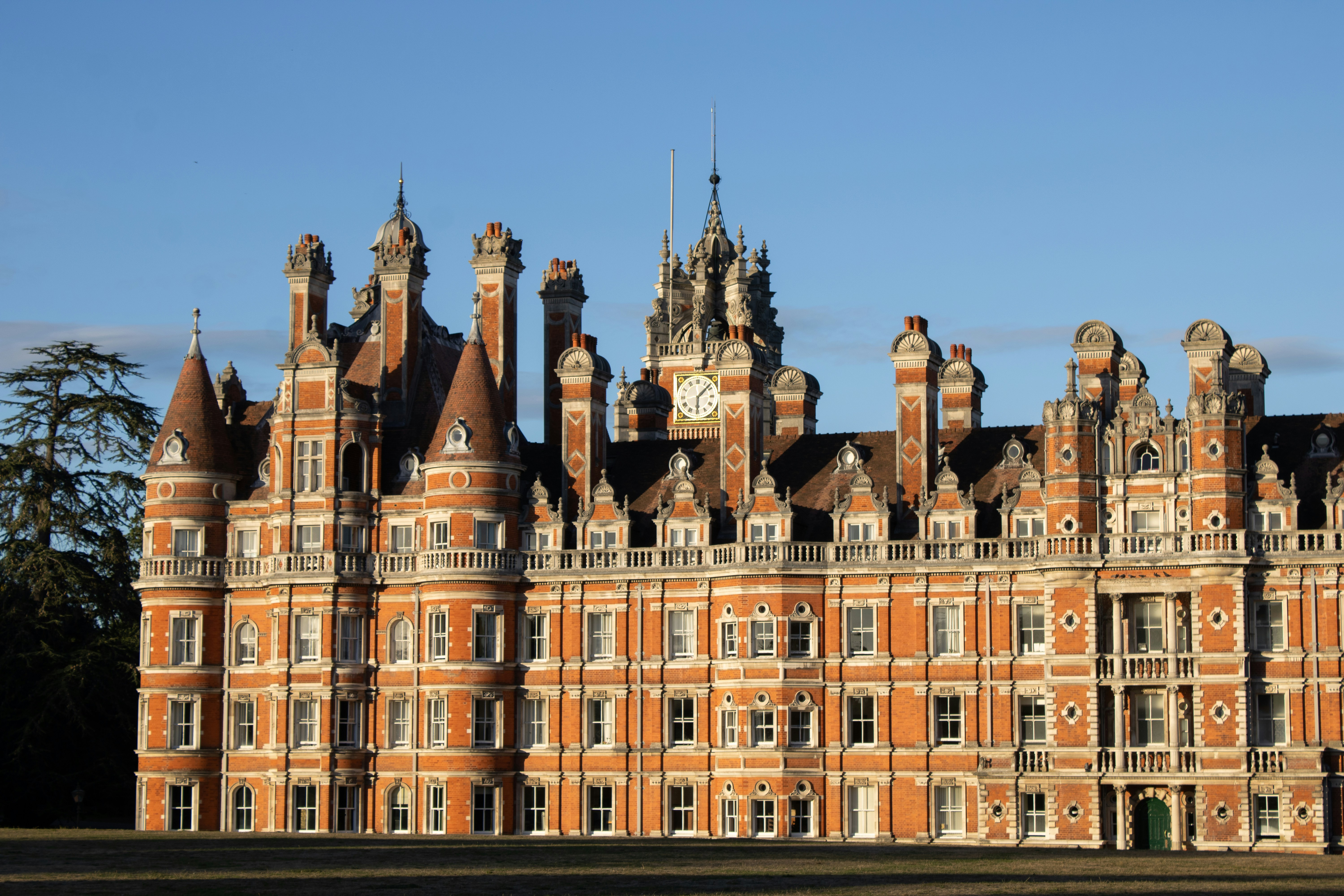 victorian balcony architecture, wallpaper, Mistakes to Avoid When Designing Victorian Balcony 4