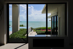 Windows Replacement: Choosing Impact Windows for a Miami Home