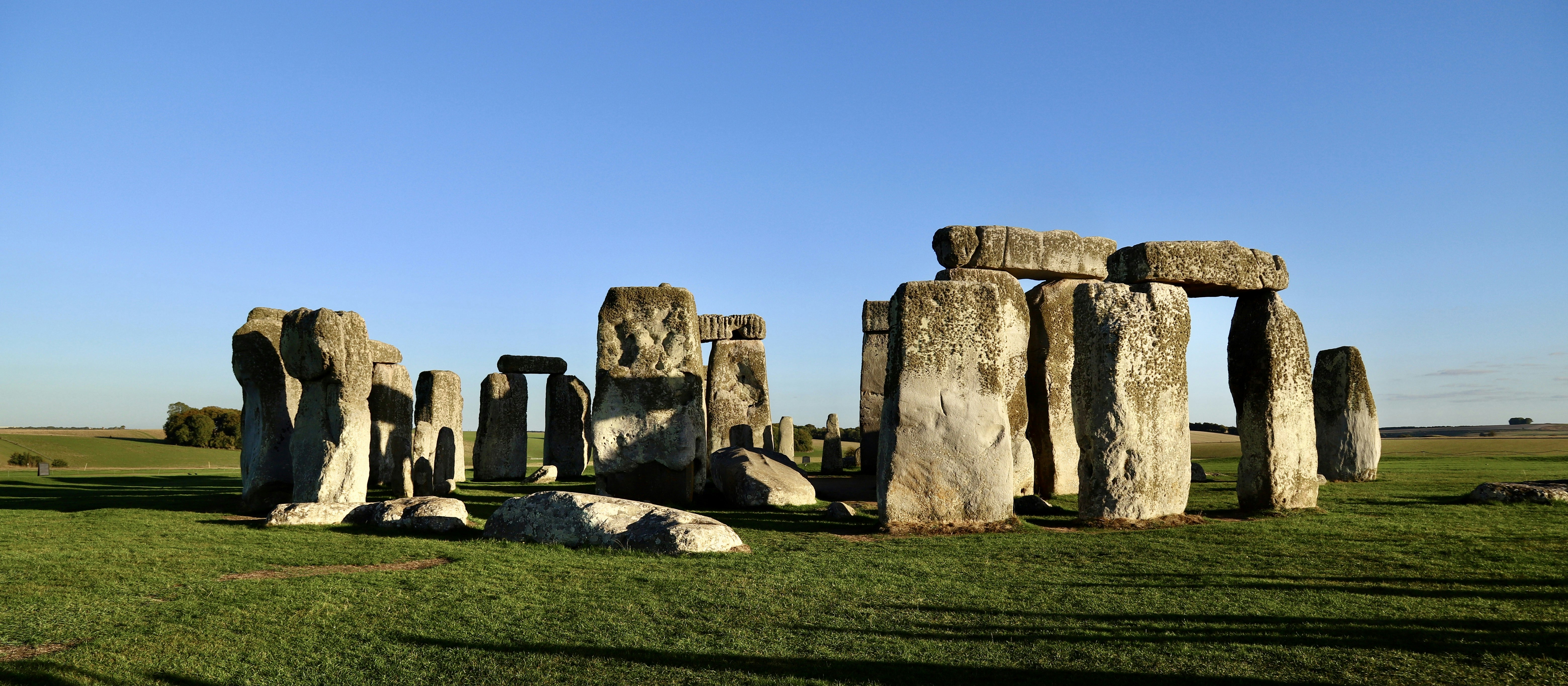 Amesbury: A Practical Guide to the Town Beside Stonehenge