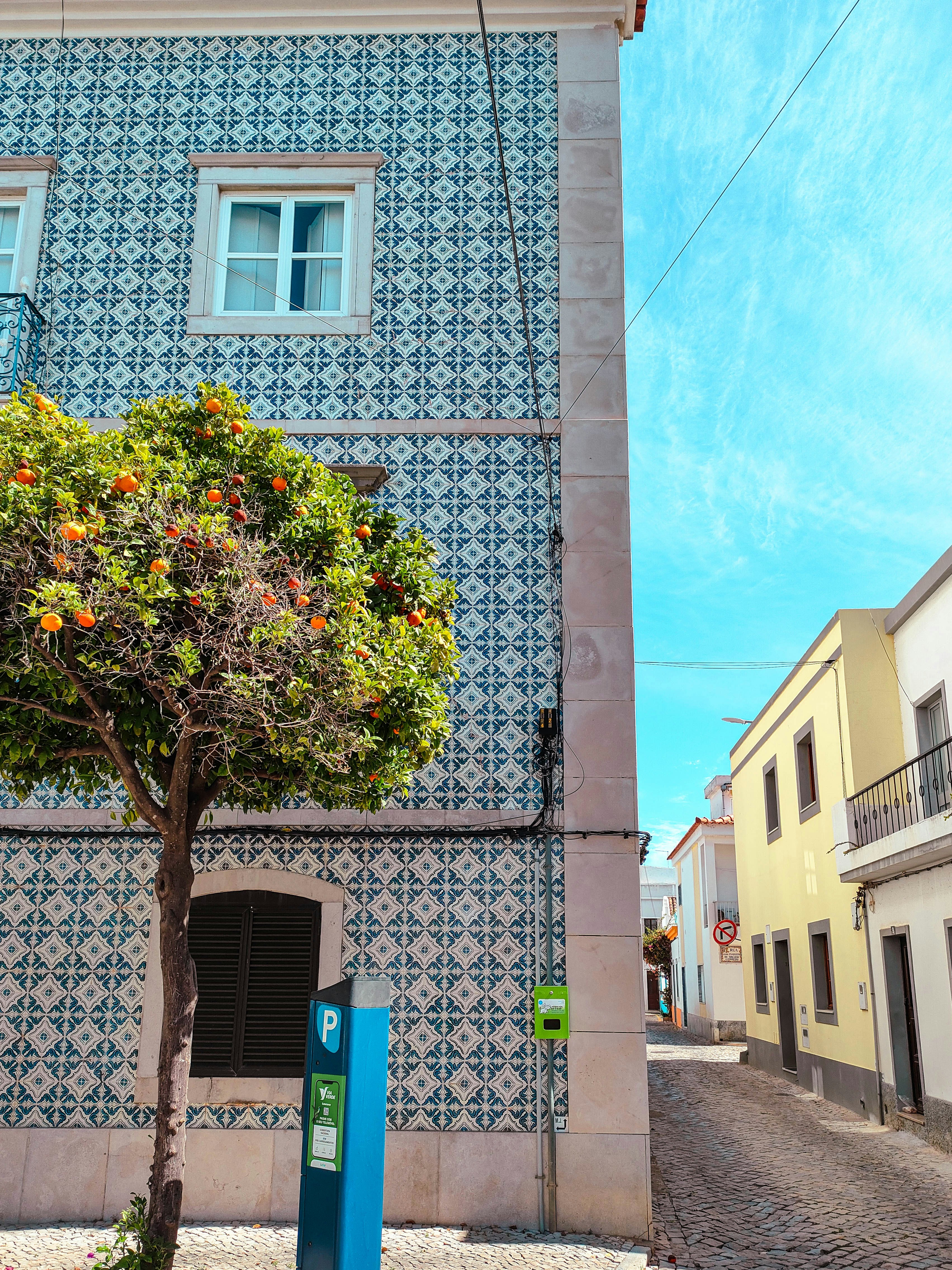 Local Portuguese Bank Cards: Who Actually Needs One