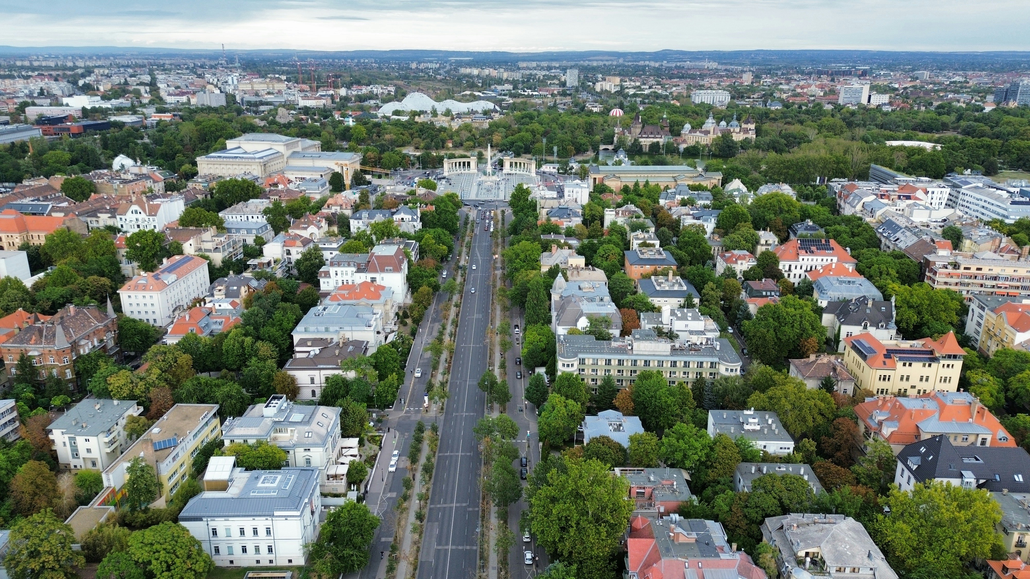 Andrassy-Allee und Heldenplatz Budapest - Kostenloses Foto auf Unsplash