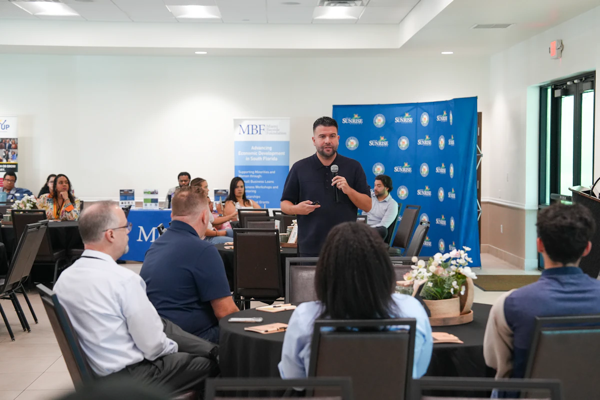 Industrial buyers and suppliers discussing products