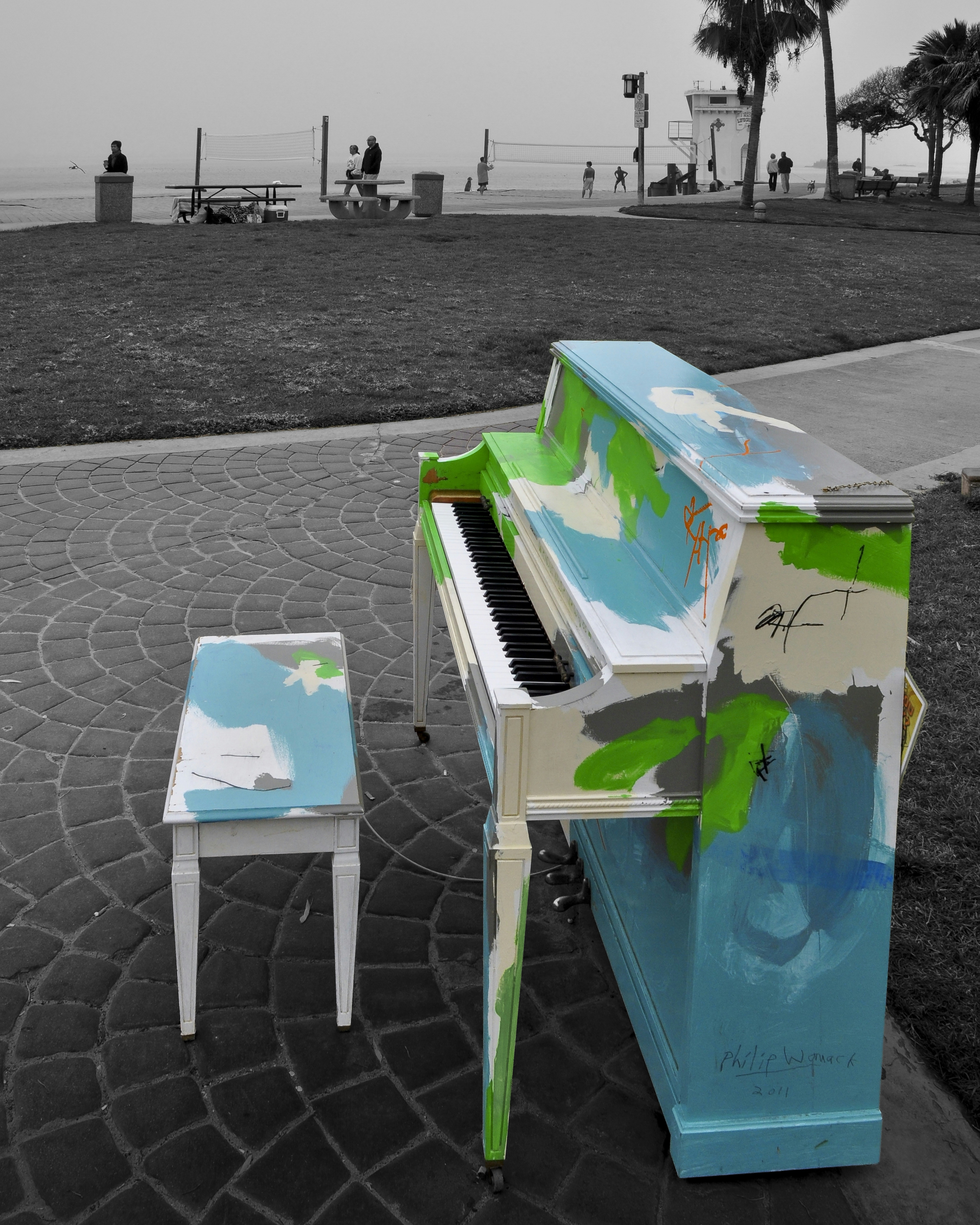 Upright piano with blue green paint - Free Photo on Unsplash