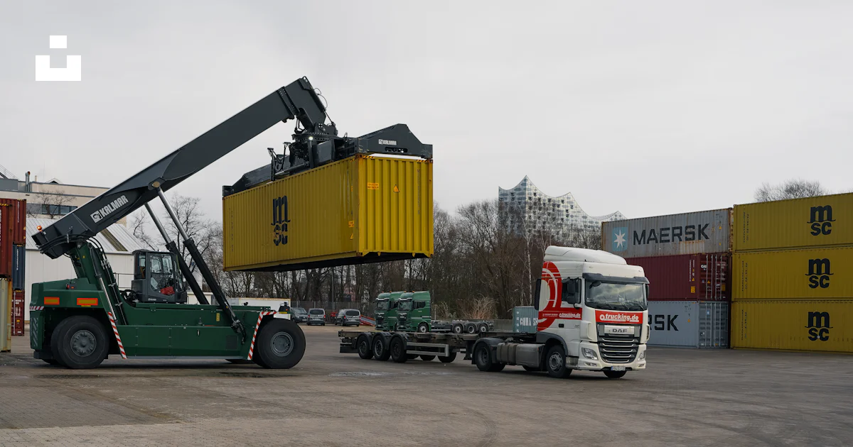 Container Png 4k Reach stacker loading shipping container - Free Photo on Unsplash