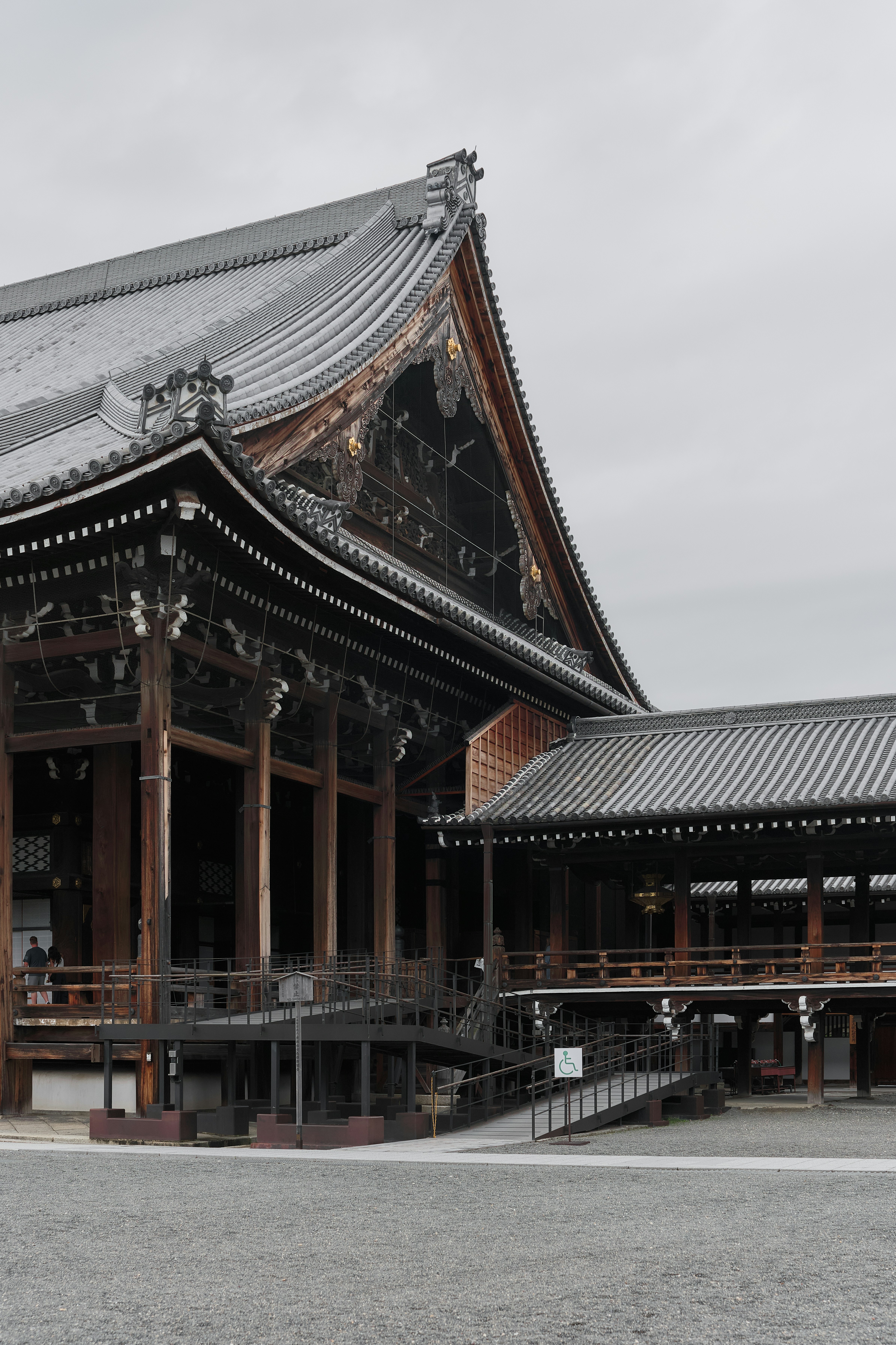 Wooden temple architecture in Kyoto - Free Photo on Unsplash