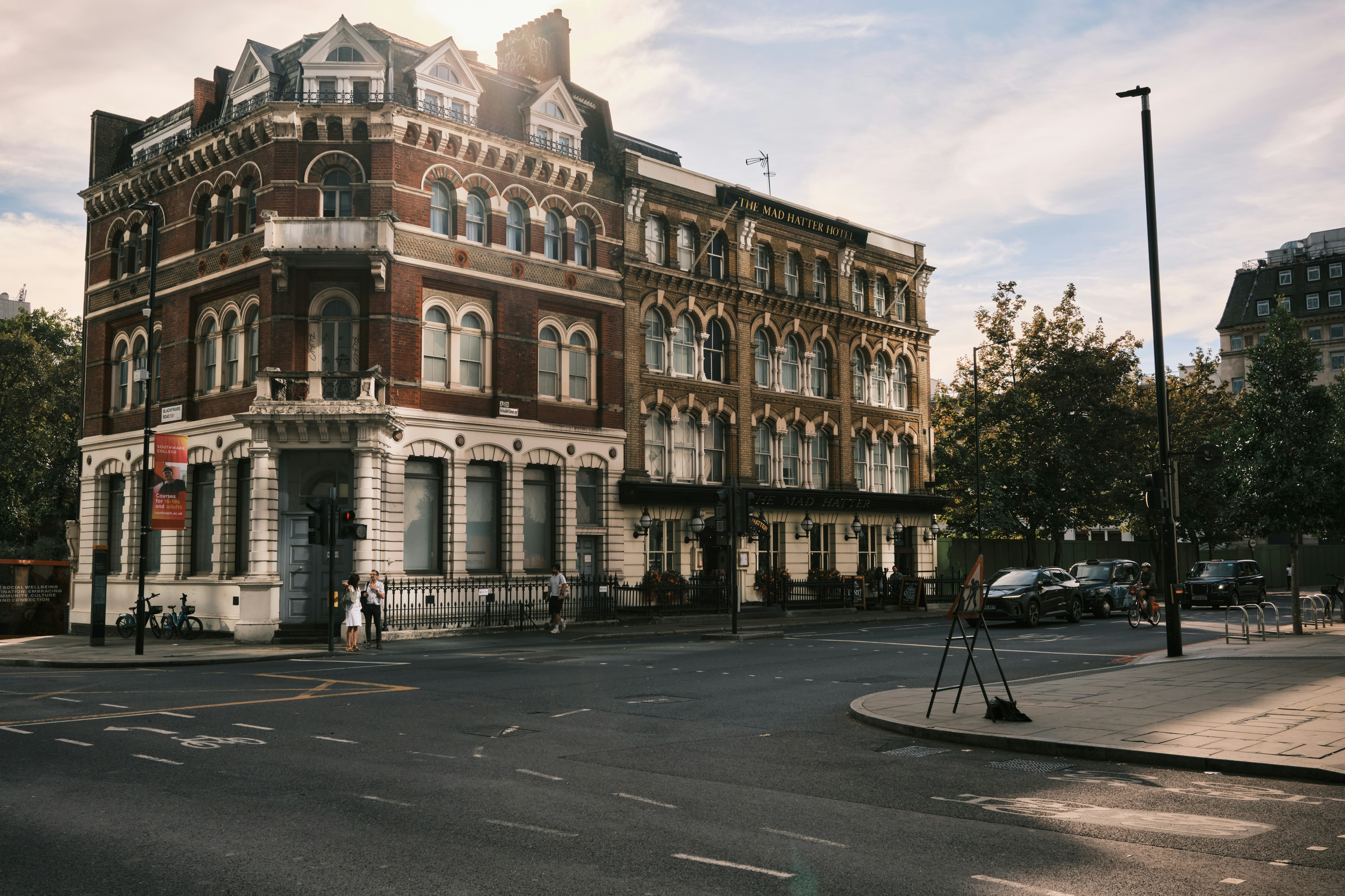 Mad Hatter Hotel in London - Free Photo on Unsplash