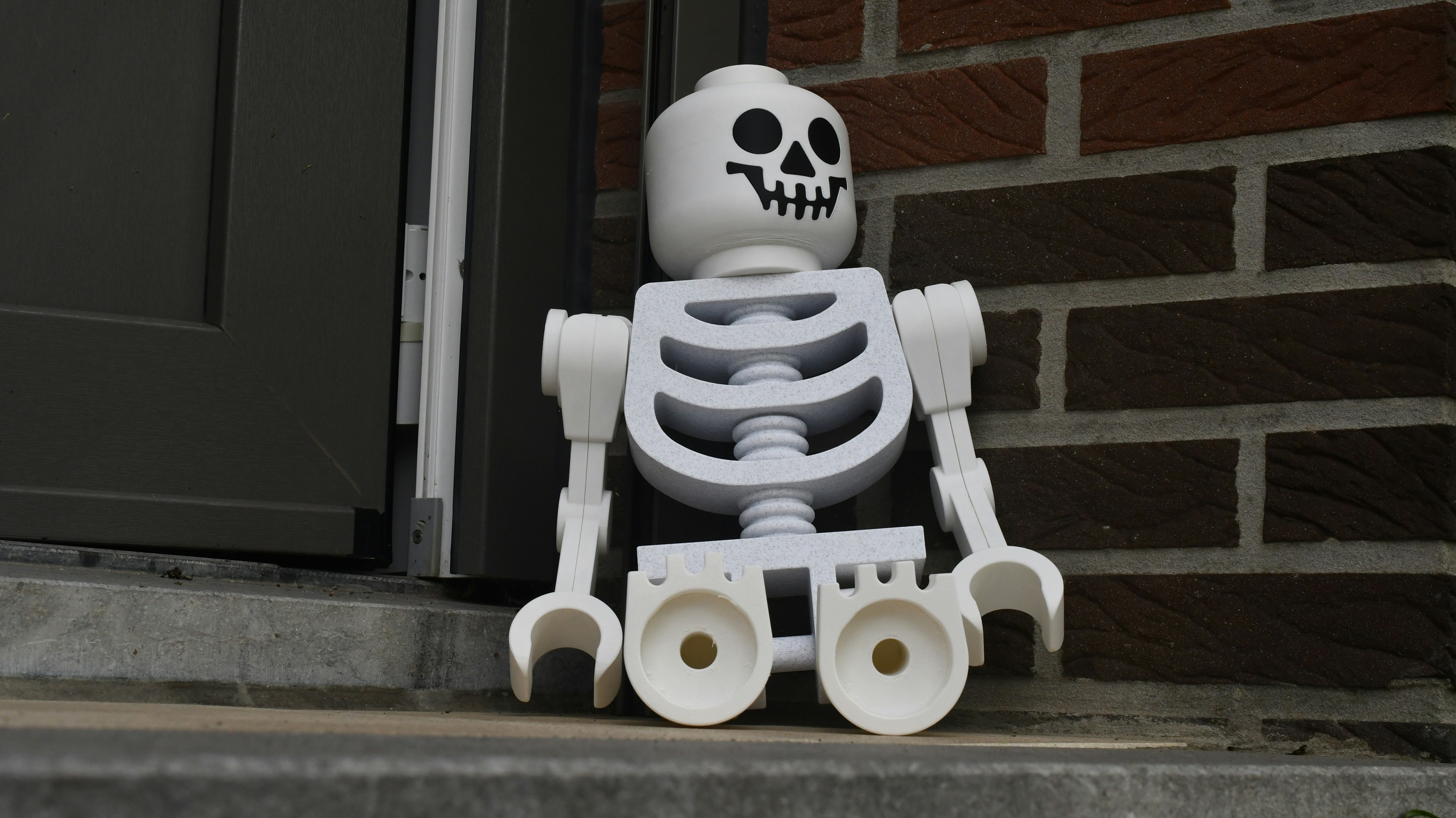 Radio Rental’s Horror Comes to Life in LEGO on YouTube