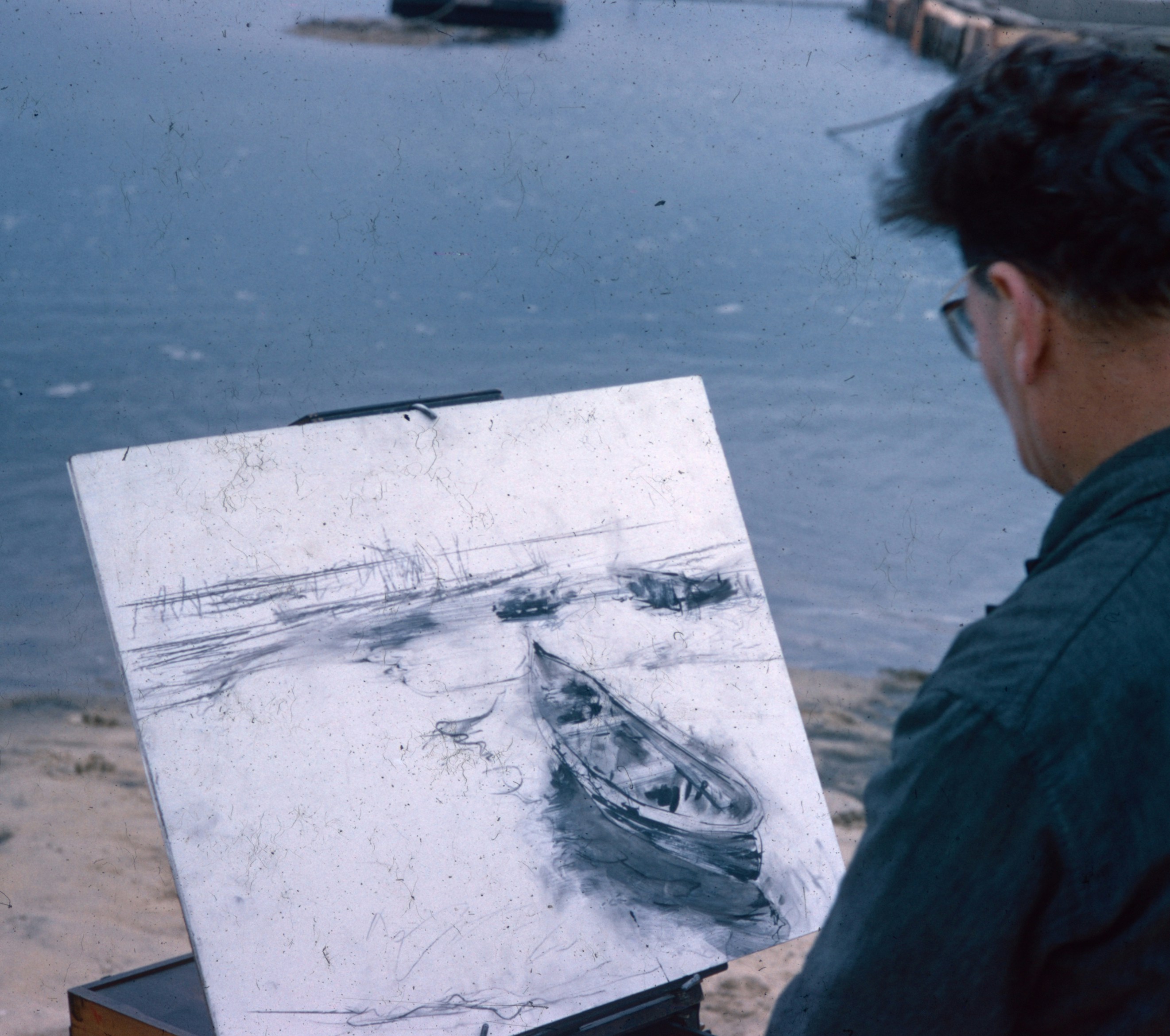 Artist sketching boat on canvas - Free Photo on Unsplash