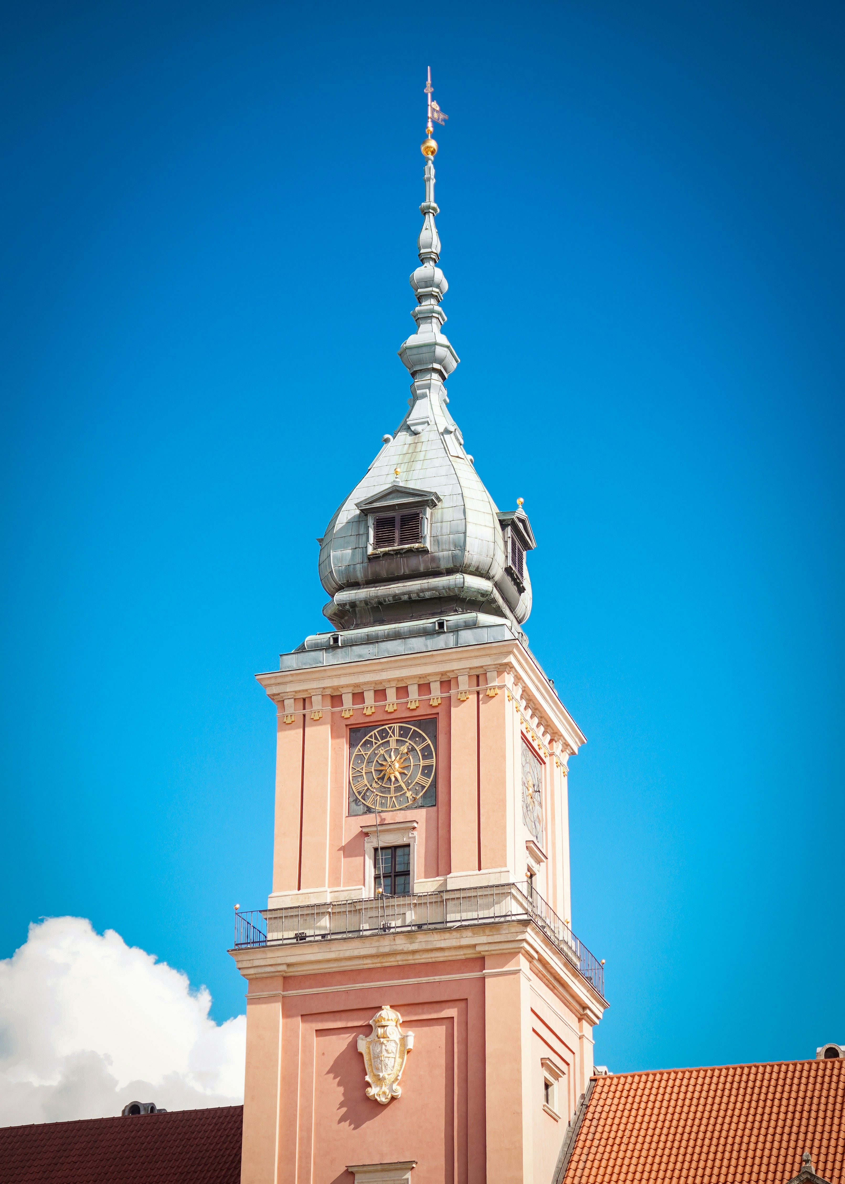 Royal Castle clock tower in Warsaw - Free Photo on Unsplash